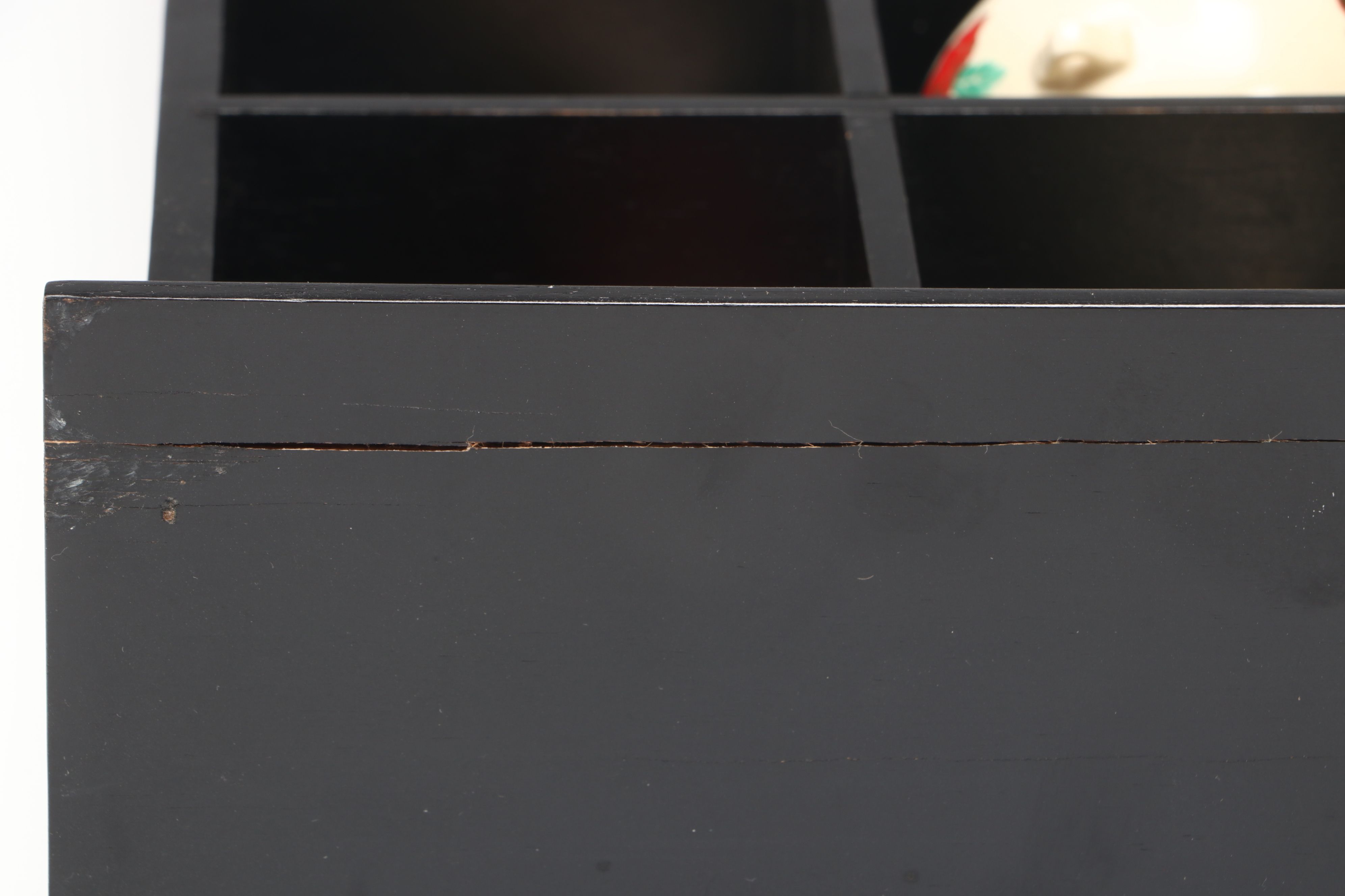 Franklin Mint Miniature Japanese Porcelain Vase Collection in Display Shelf