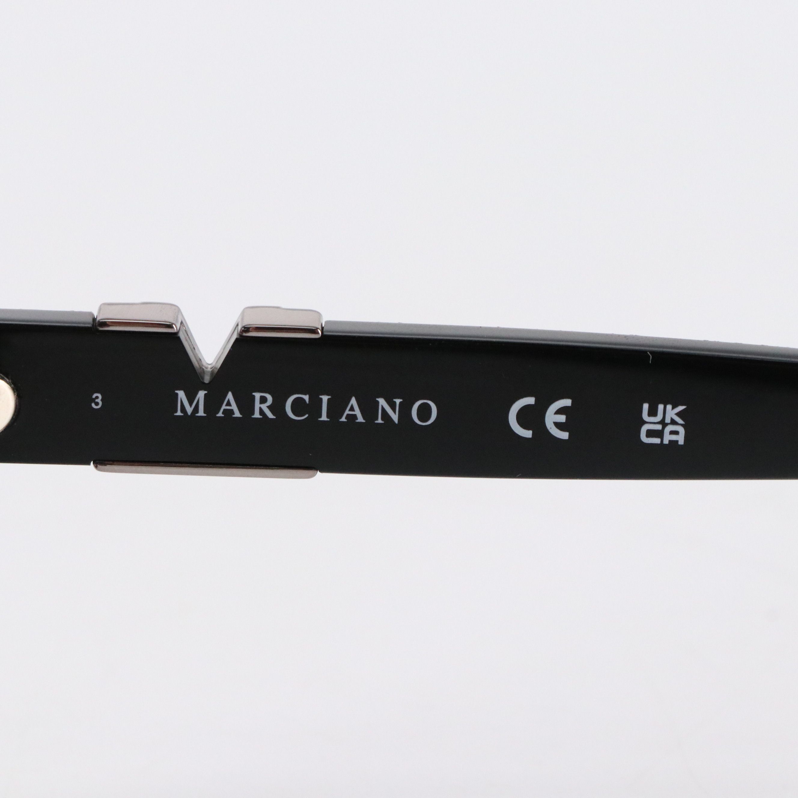 Guess By Marciano GM00007 Shiny Black/Grey Gradient Oversized Sunglasses W/ Box