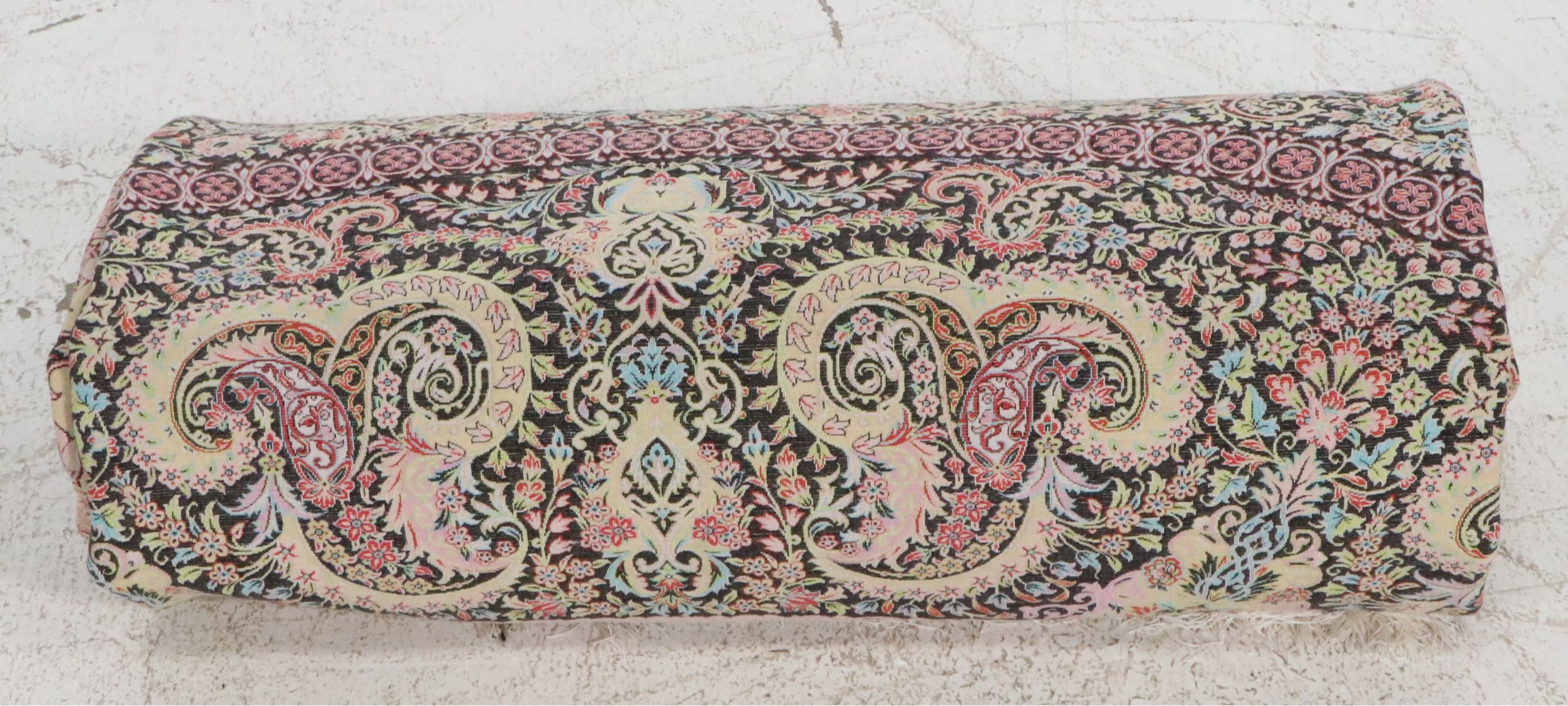 6'5 x 10'4 Machine Made Turkish Qom Style Art Silk Area Rug