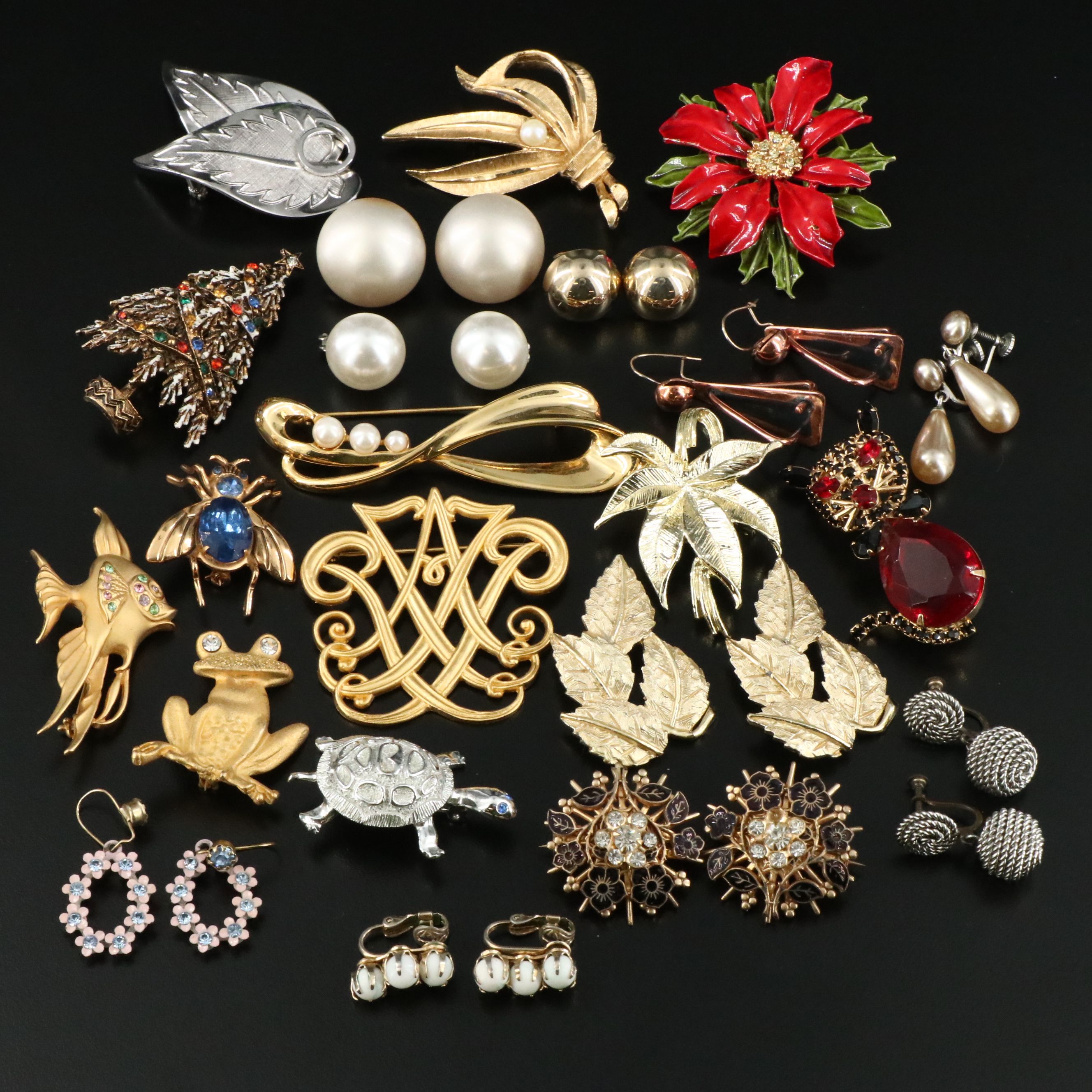 Alice Caviness Cat Featured in Vintage Brooch and Earring Collection