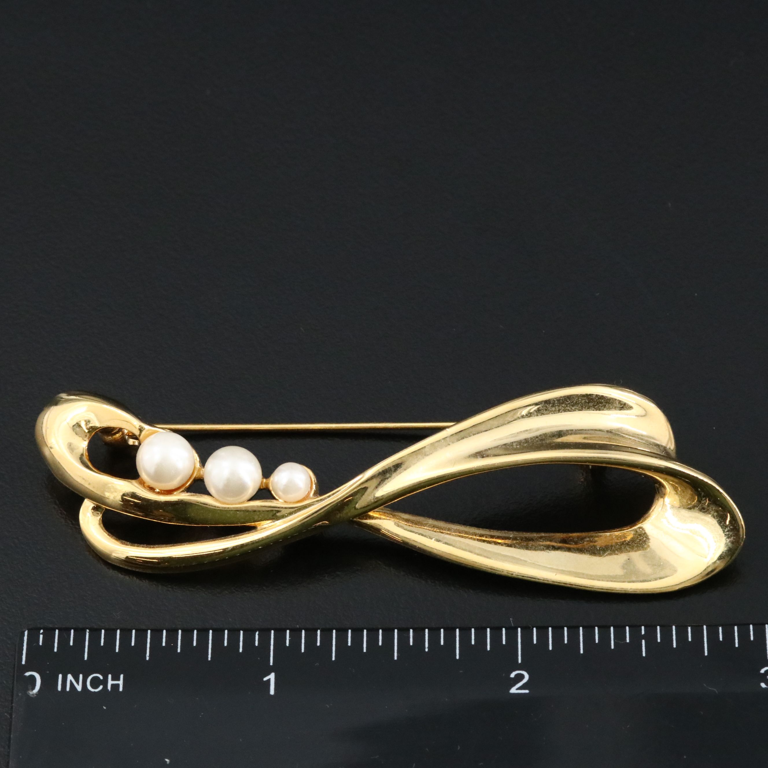 Alice Caviness Cat Featured in Vintage Brooch and Earring Collection