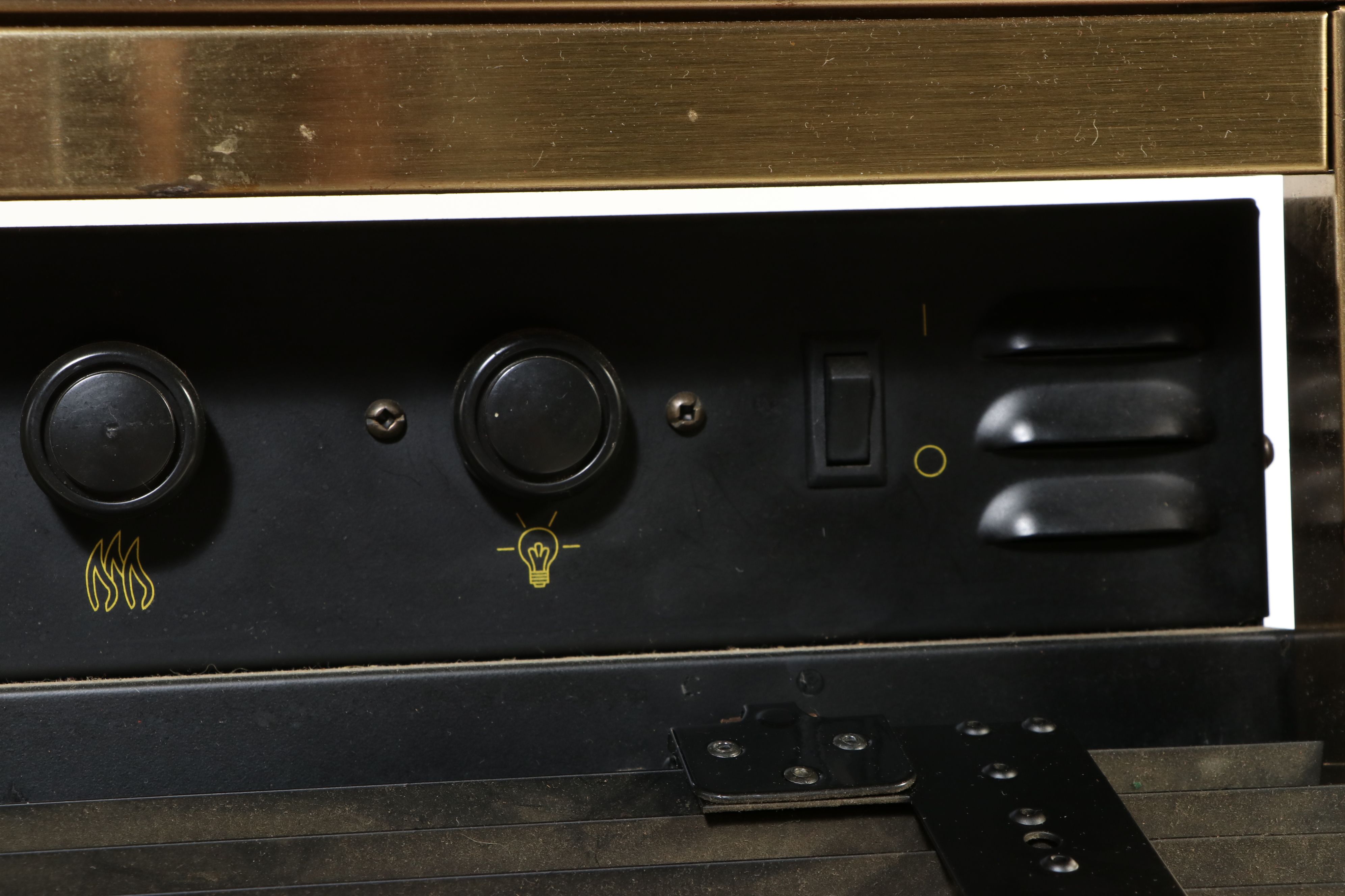 Symphony Electric Fireplace in Oak Frame