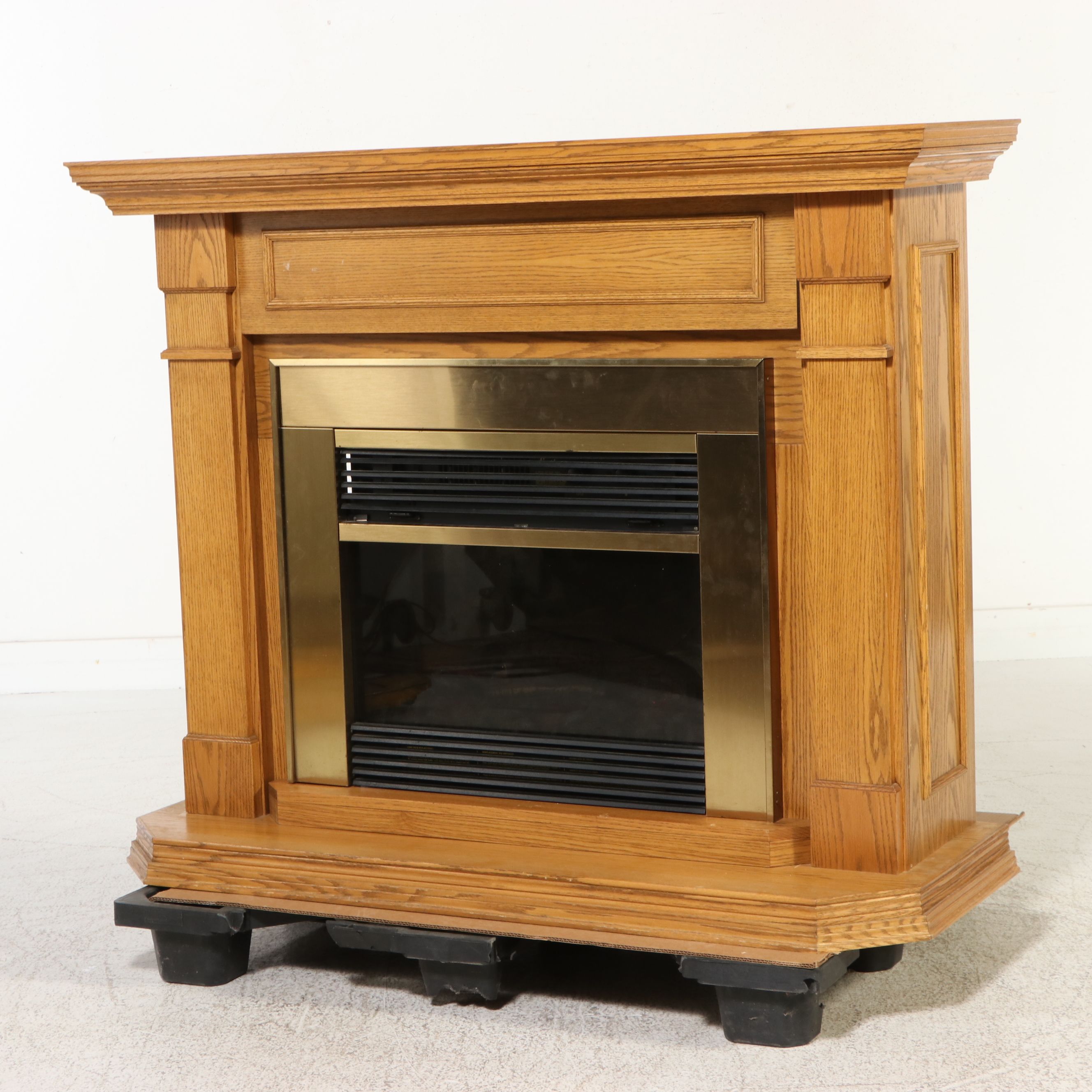 Symphony Electric Fireplace in Oak Frame