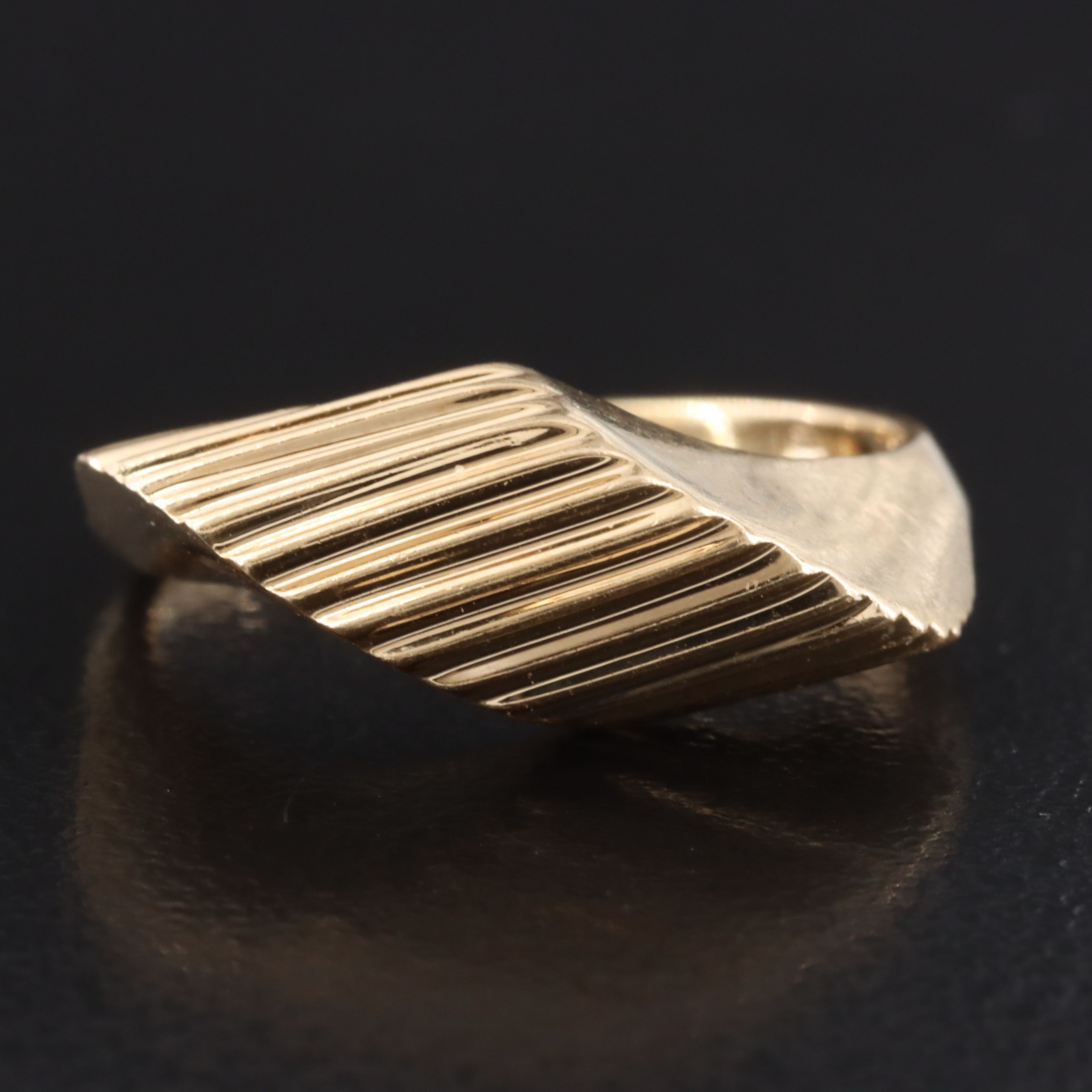 14K Fluted Ring