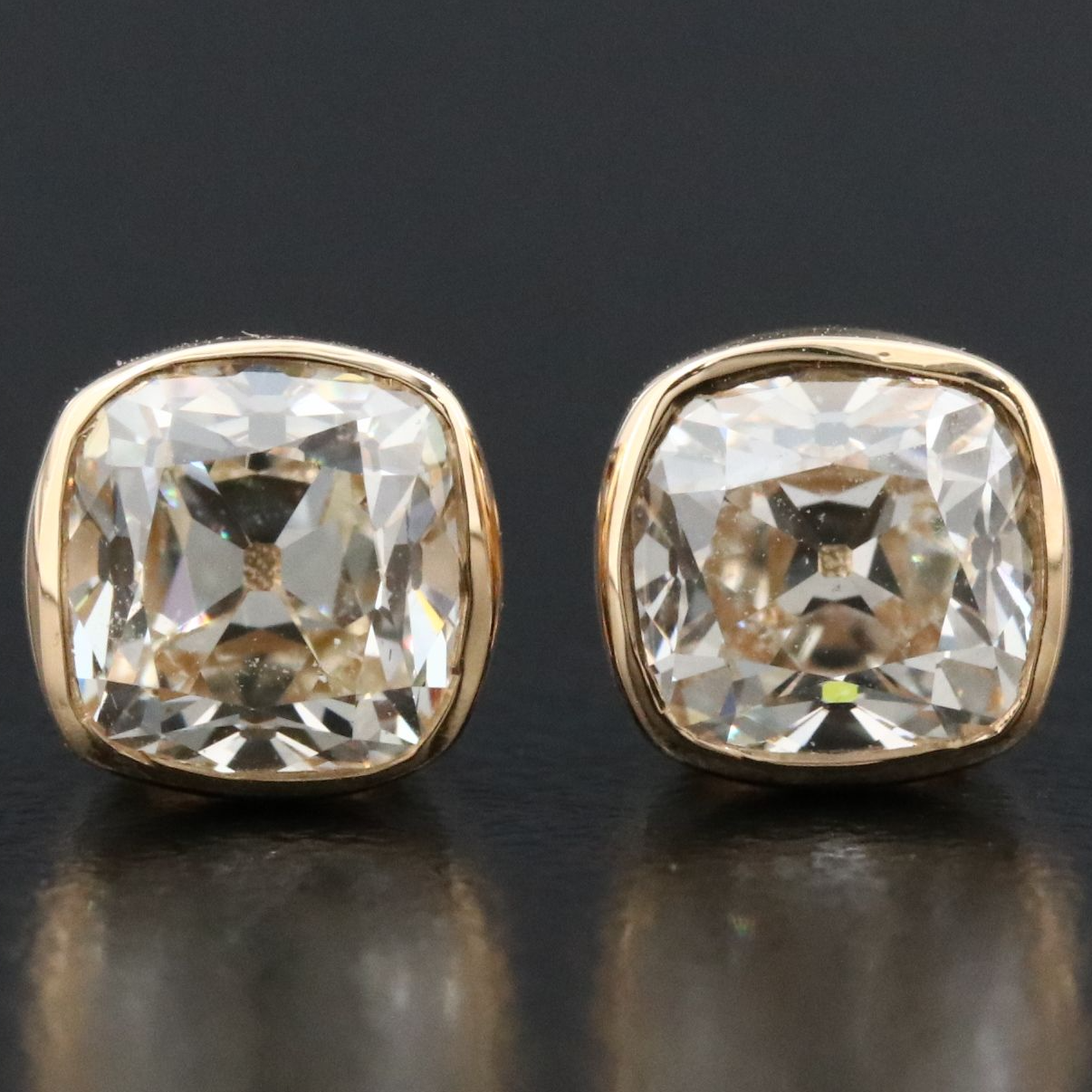 18K 2.12 CTW Diamond Stud Earrings with GIA Reports