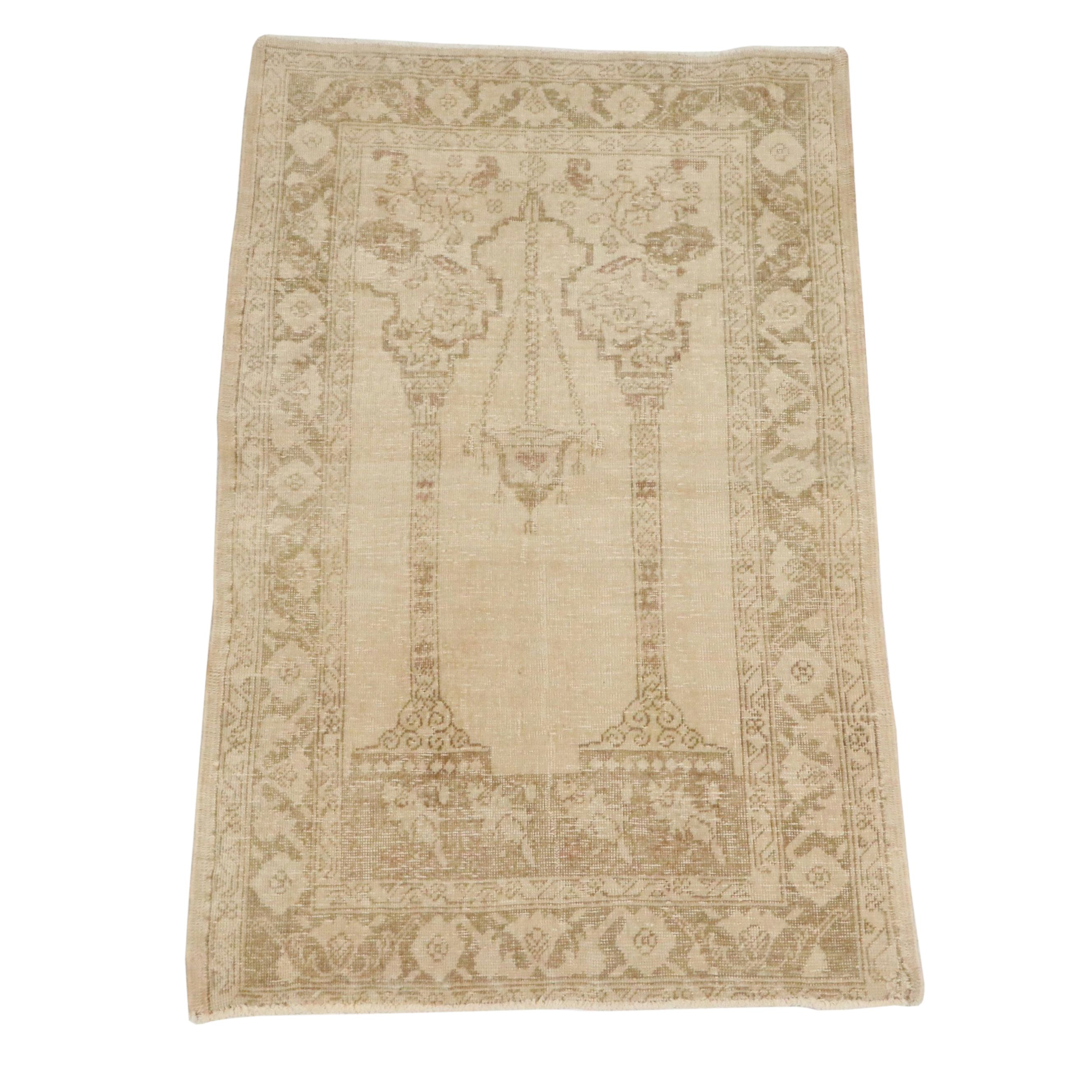 3'4 x 5'4 Hand-Knotted Turkish Ghiordes Prayer Rug