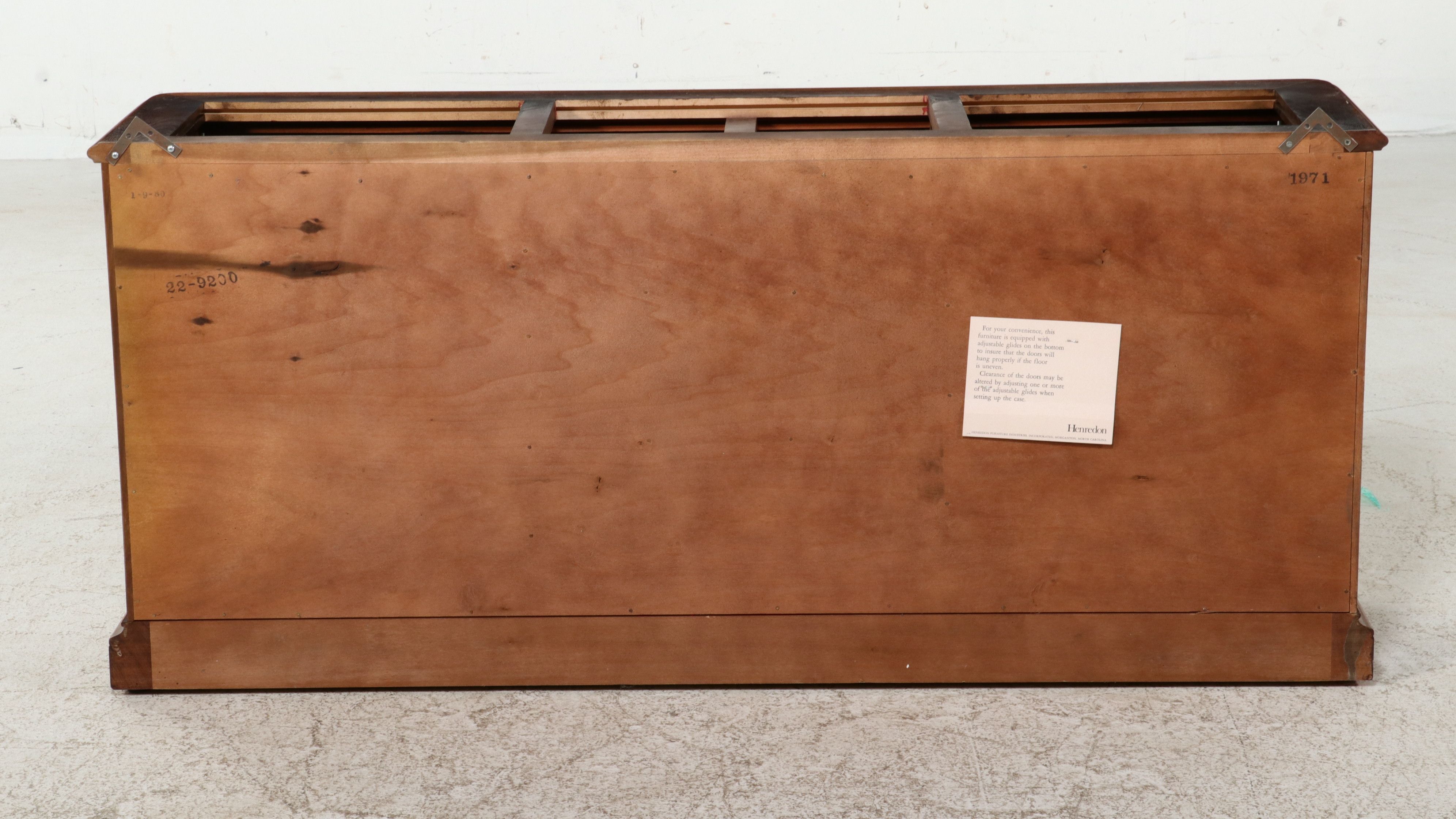 Henredon French Provincial Style Two-Piece China Cabinet, Late 20th Century