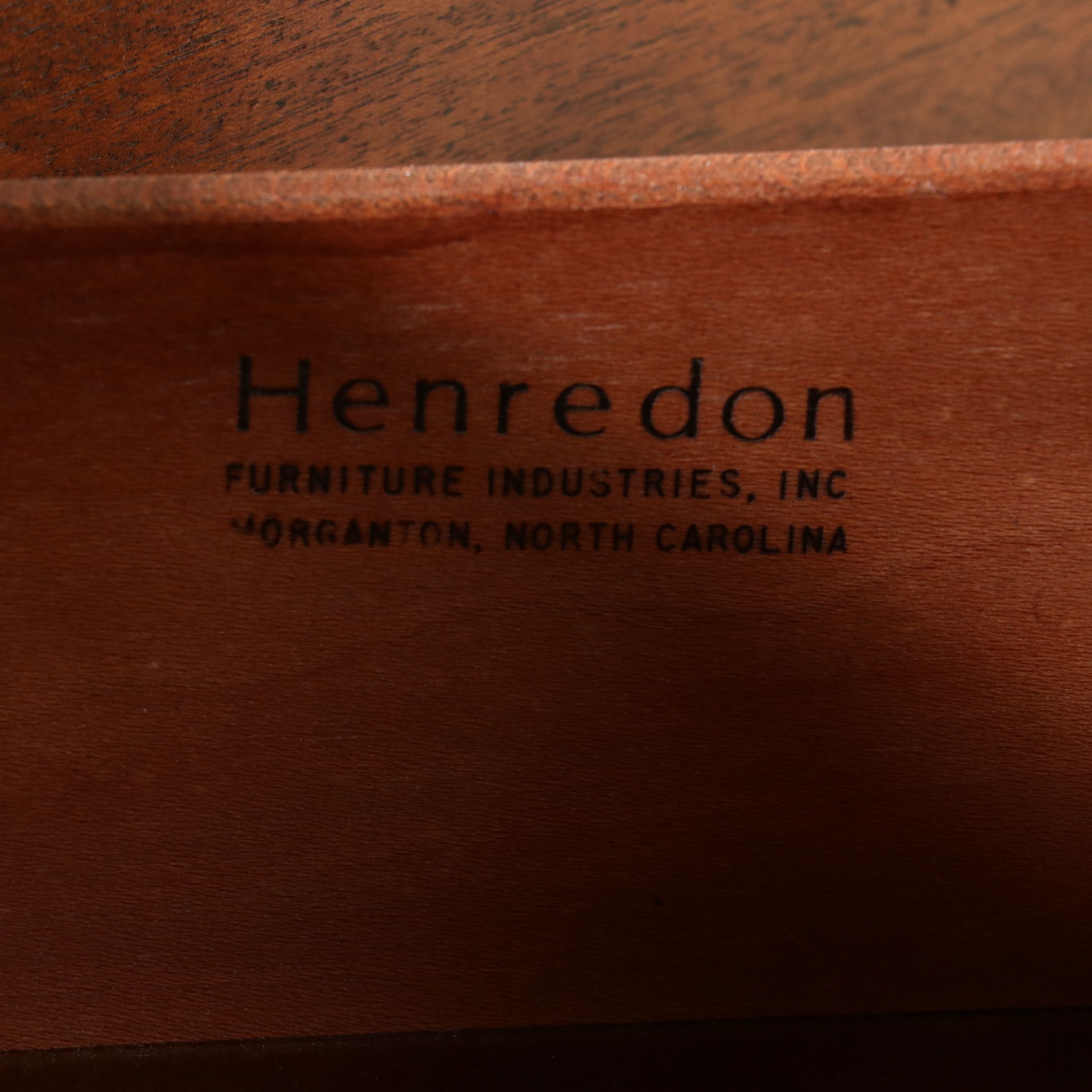 Henredon French Provincial Style Two-Piece China Cabinet, Late 20th Century