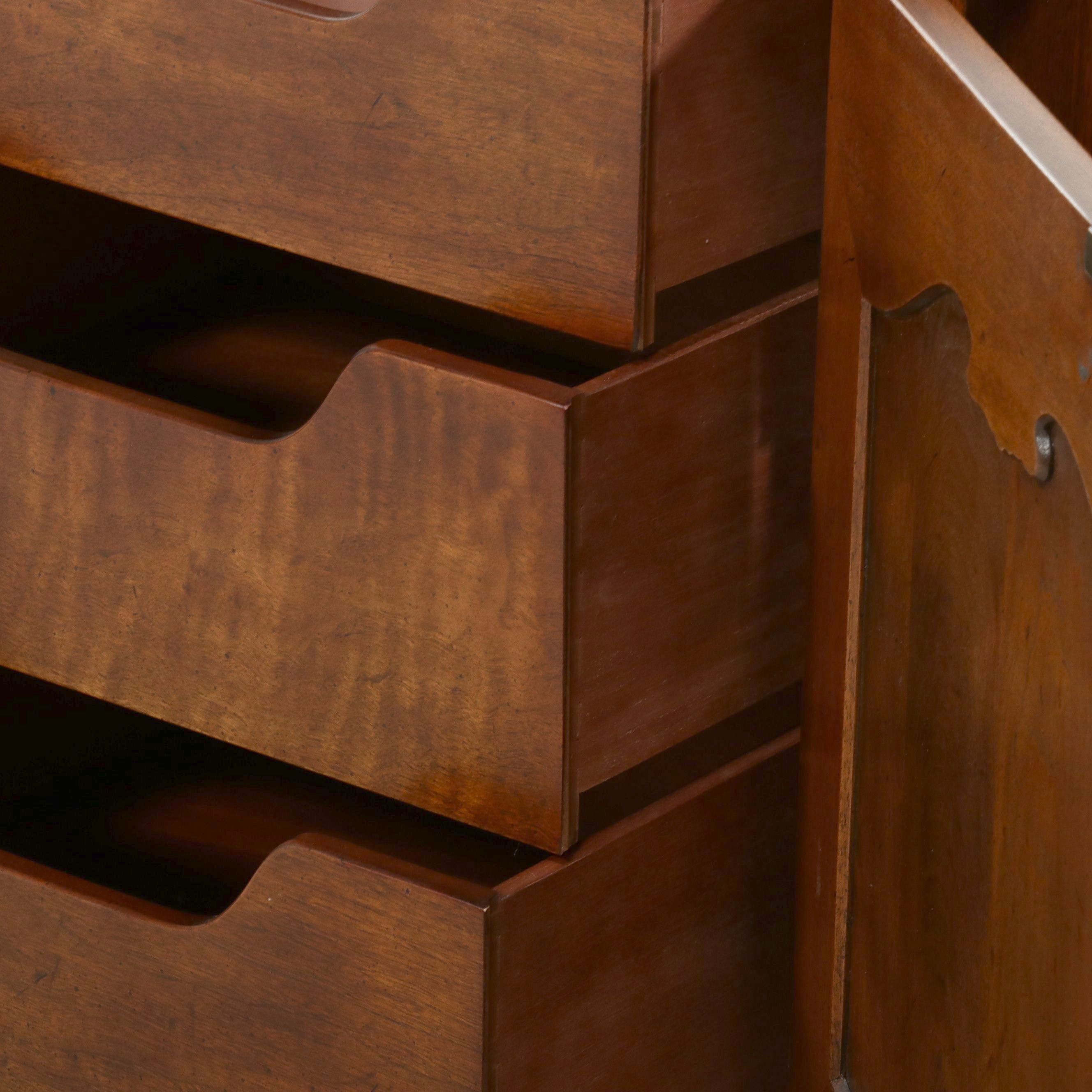 Henredon French Provincial Style Two-Piece China Cabinet, Late 20th Century