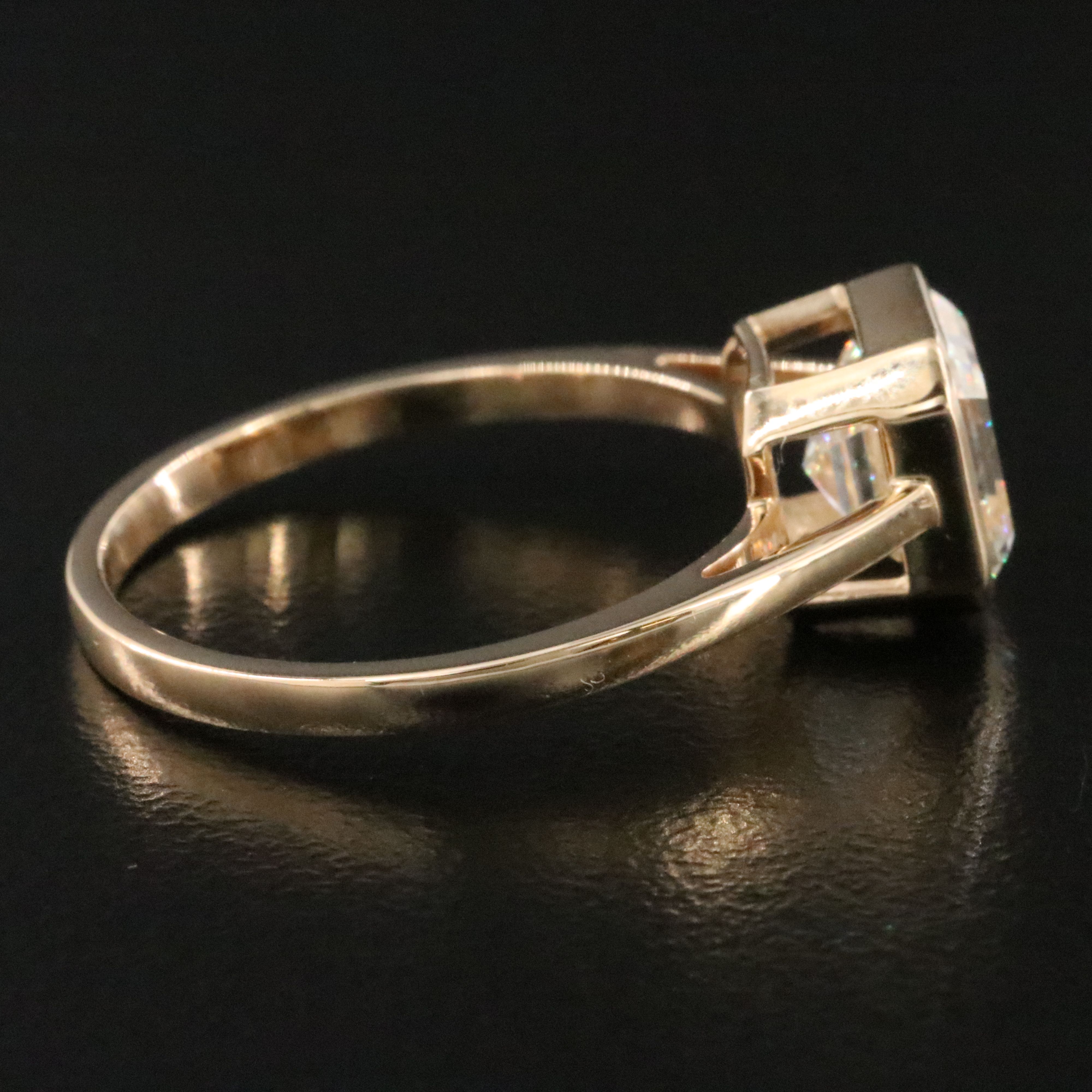 18K 2.00 CT Diamond Solitaire Ring