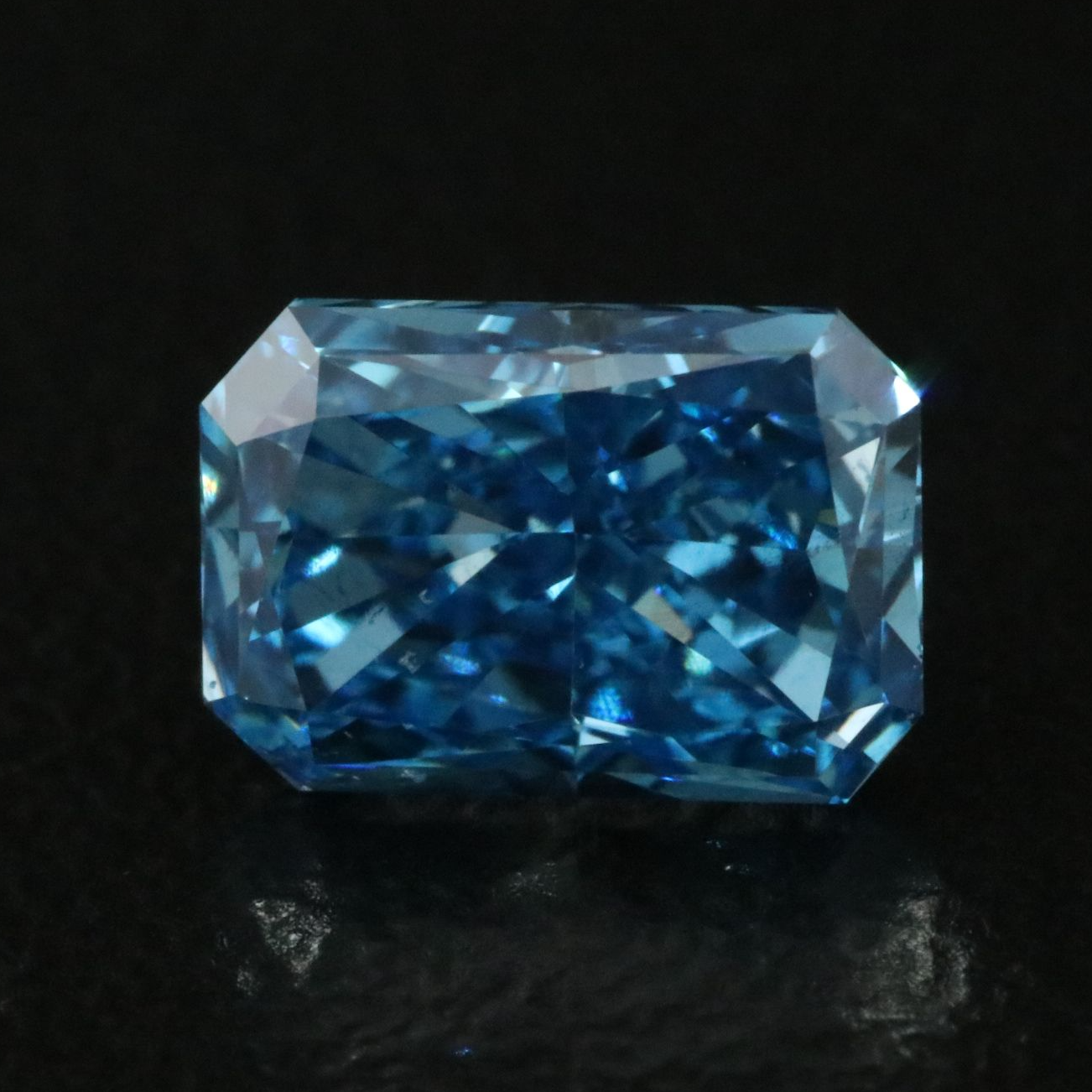 Loose 1.03 CT Lab Grown Fancy Vivid Blue Diamond with IGI Report