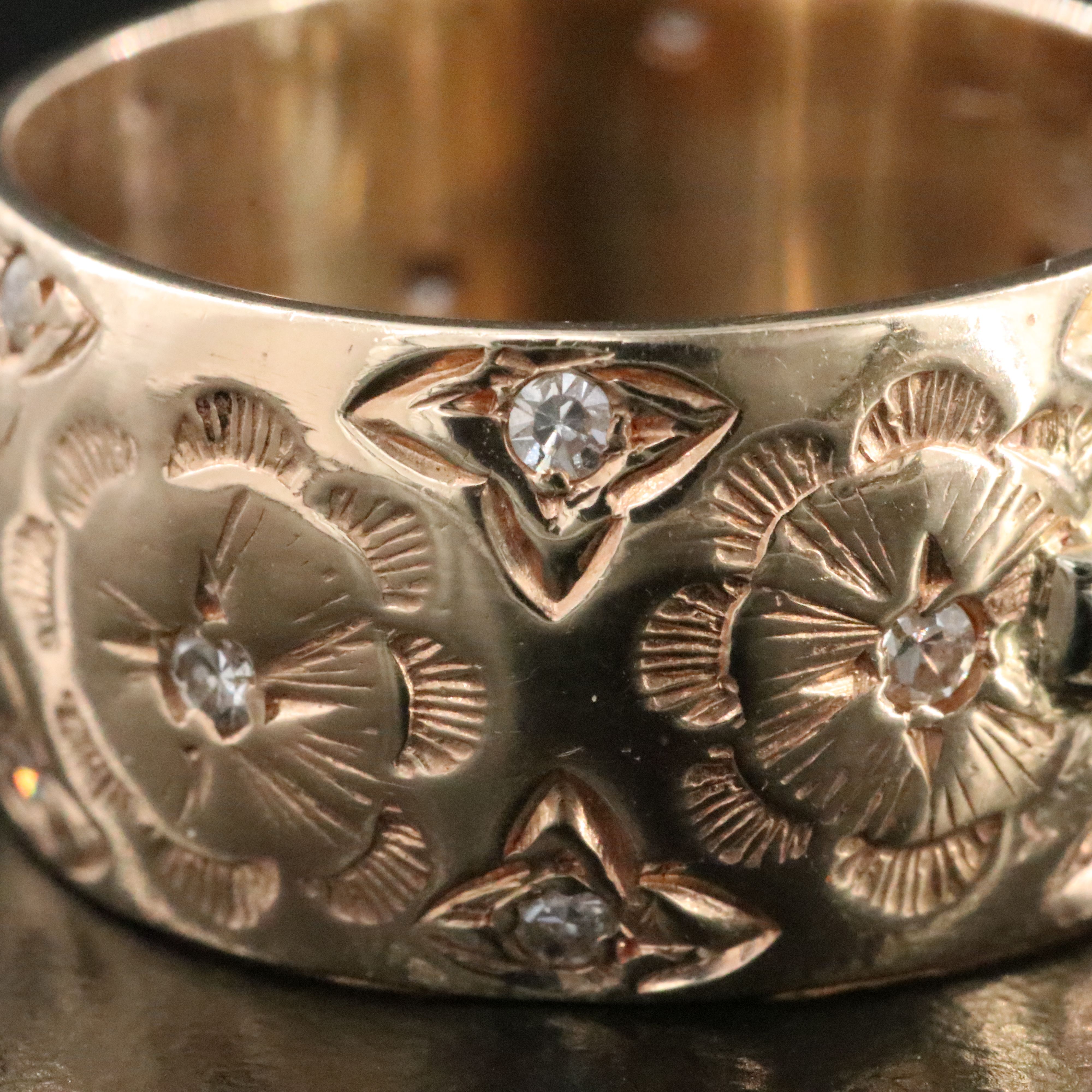 14K 1.36 CTW Diamond Floral Band