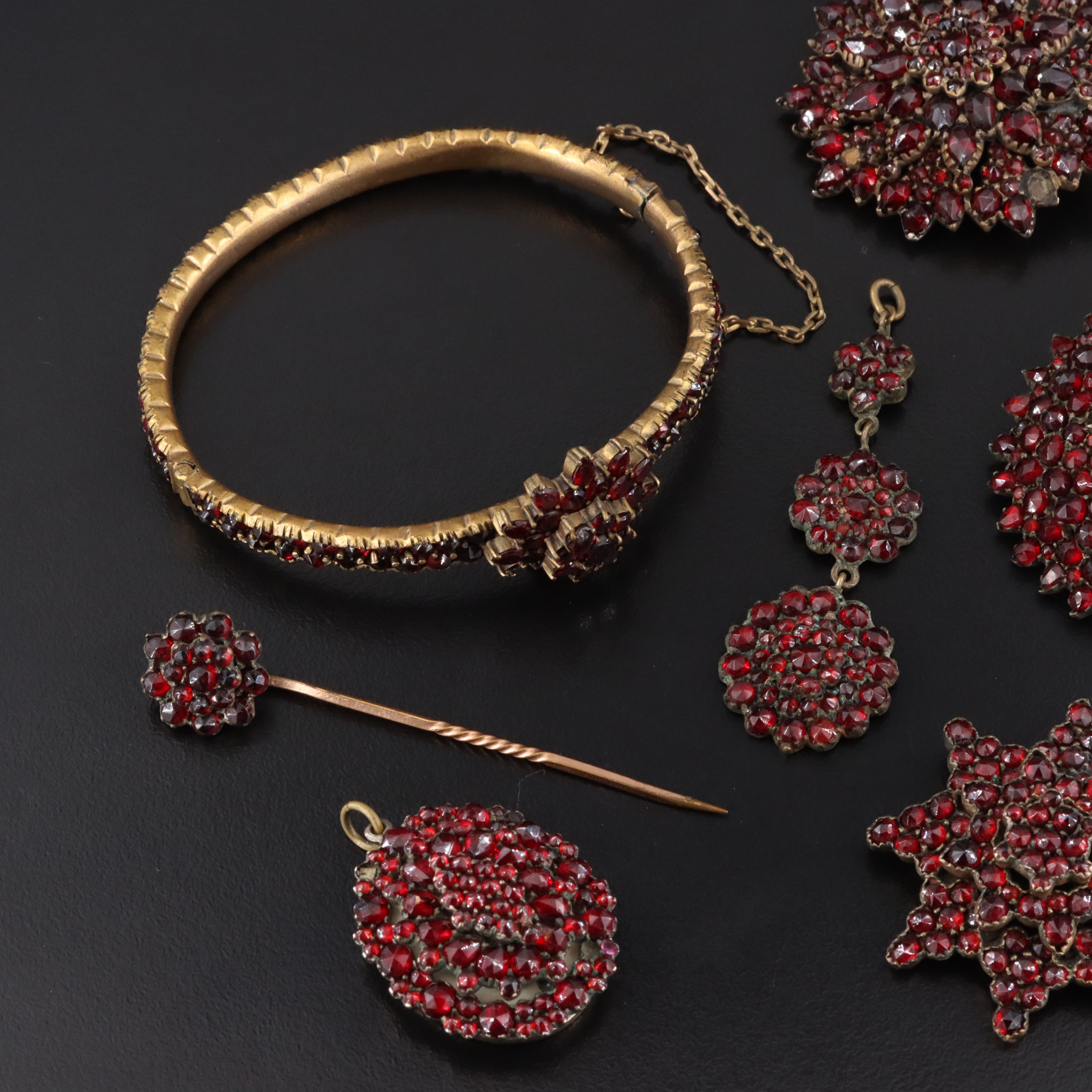 Victorian ft. in Antique & Vintage Garnet Jewelry Collection