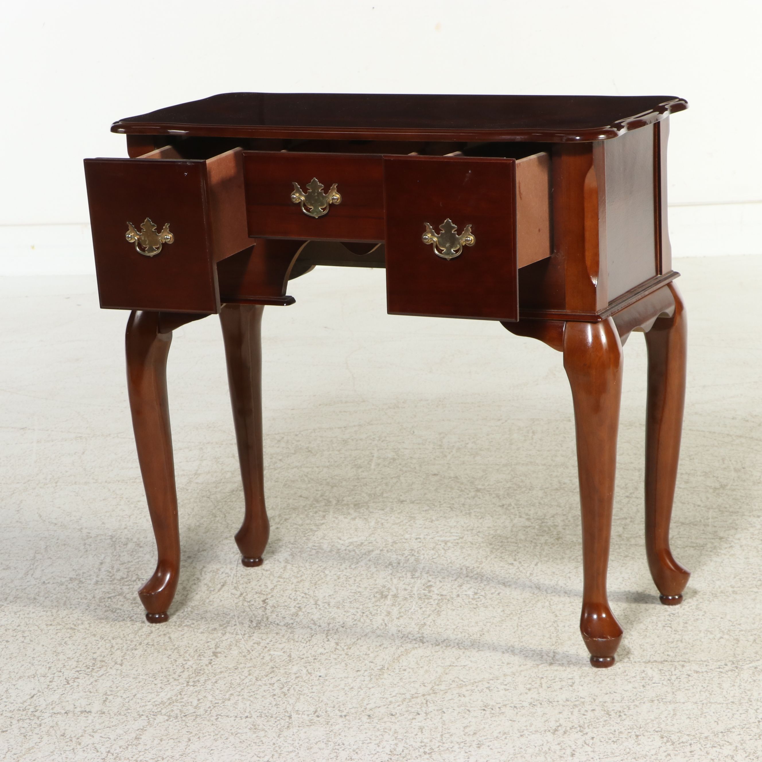 Queen Anne Style Dressing Table