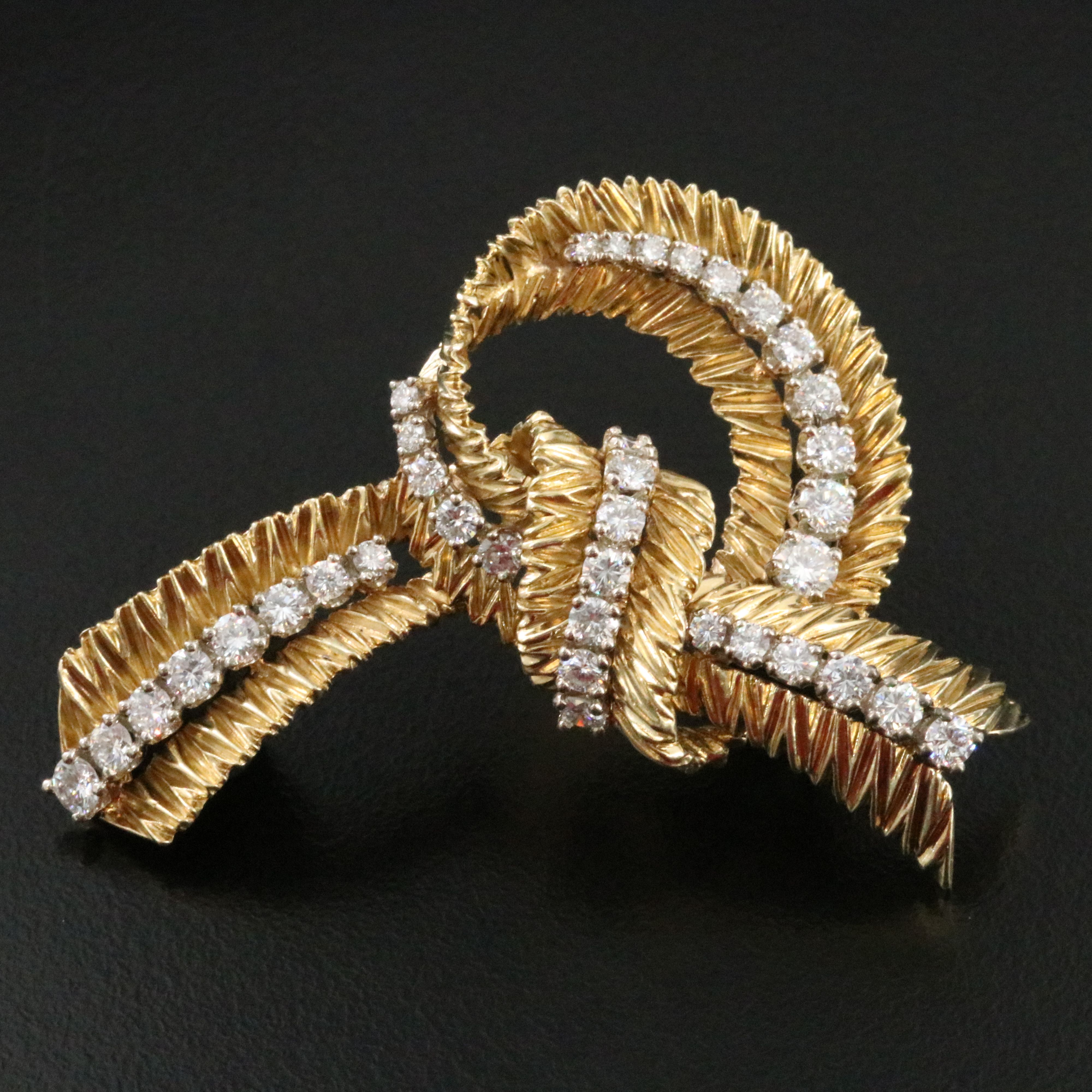 18K 2.50 CTW Diamond Ribbon Brooch