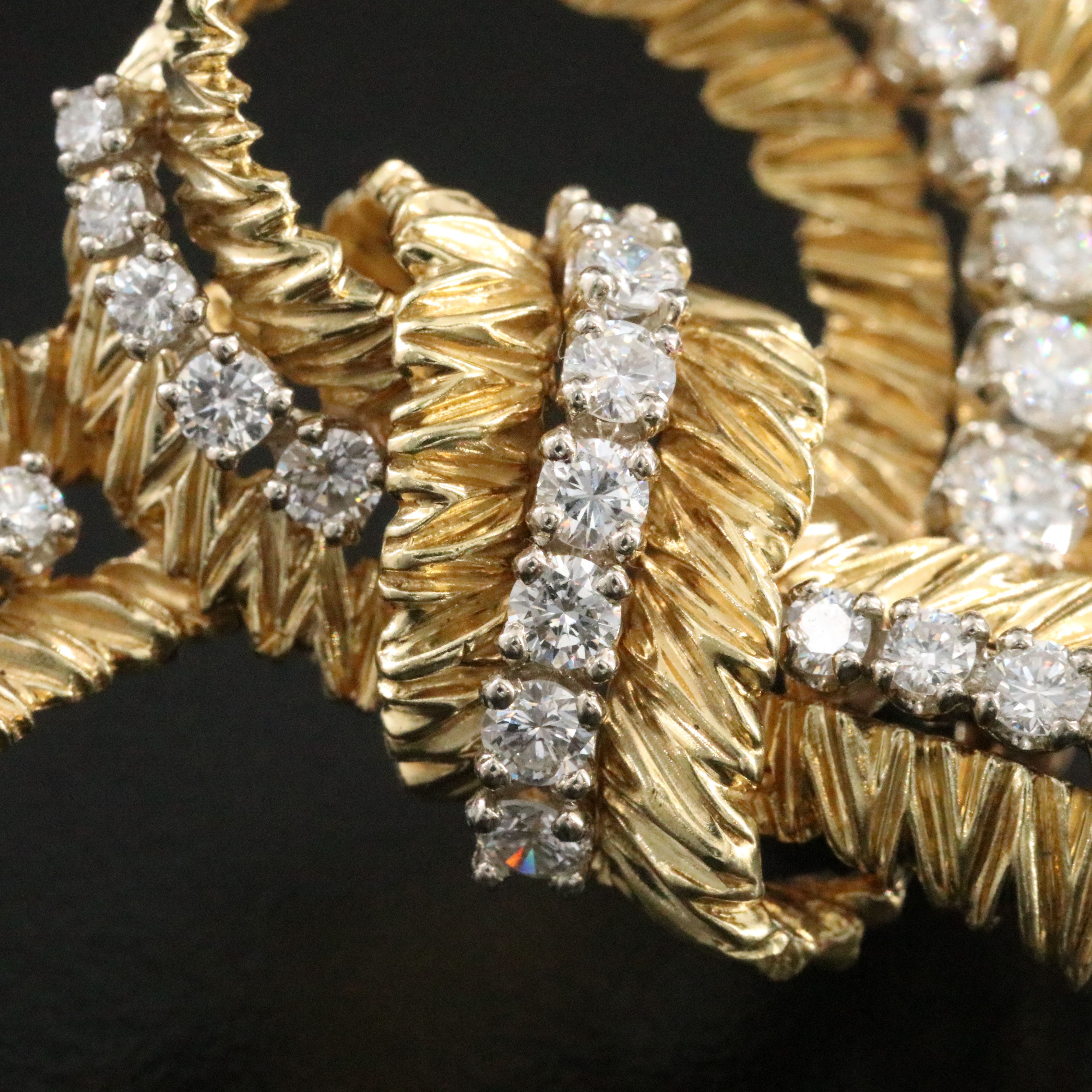 18K 2.50 CTW Diamond Ribbon Brooch