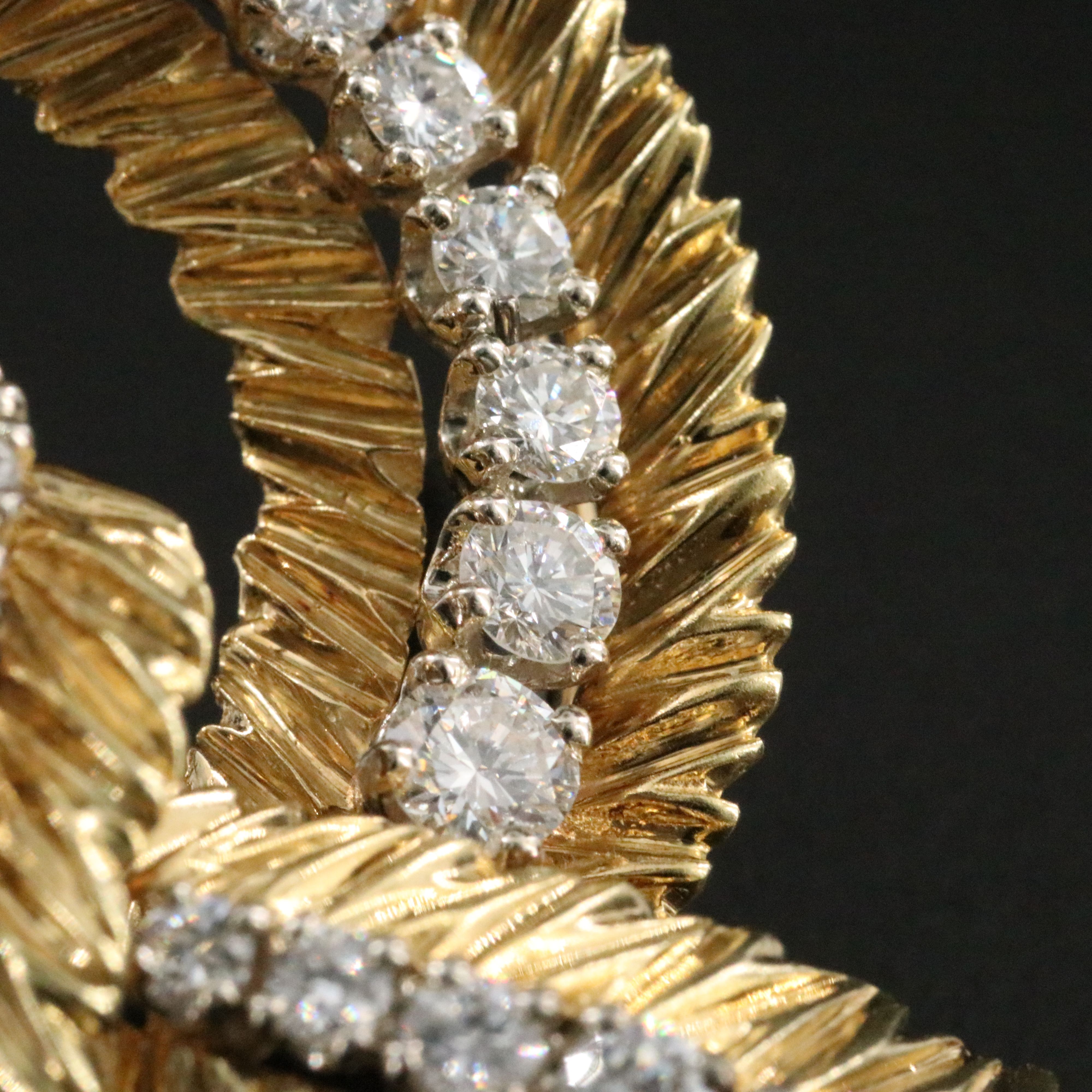 18K 2.50 CTW Diamond Ribbon Brooch