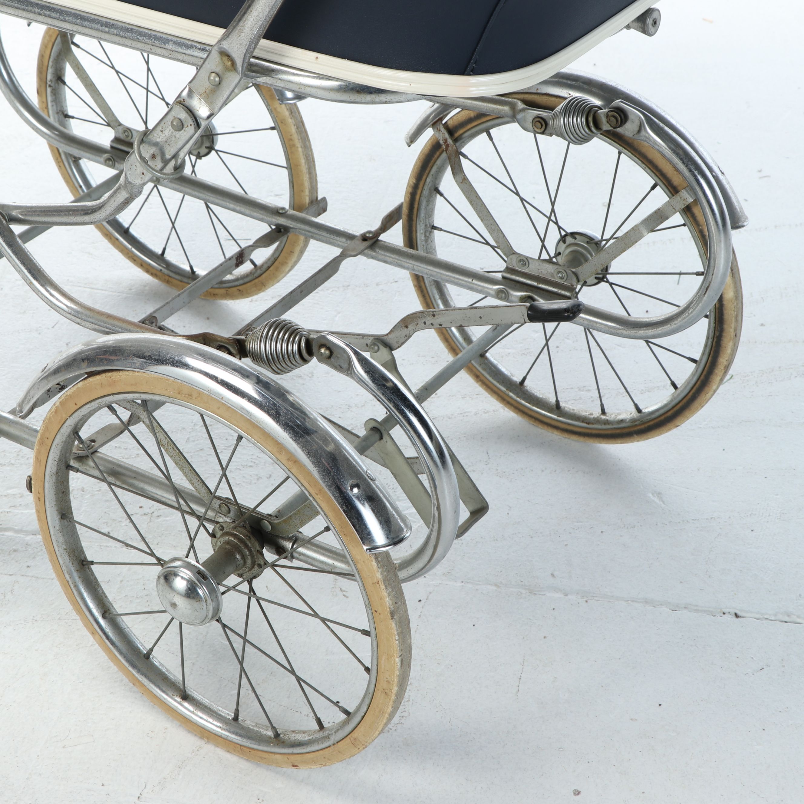 Bilt Rite Mid-Century Carriage Style Pram