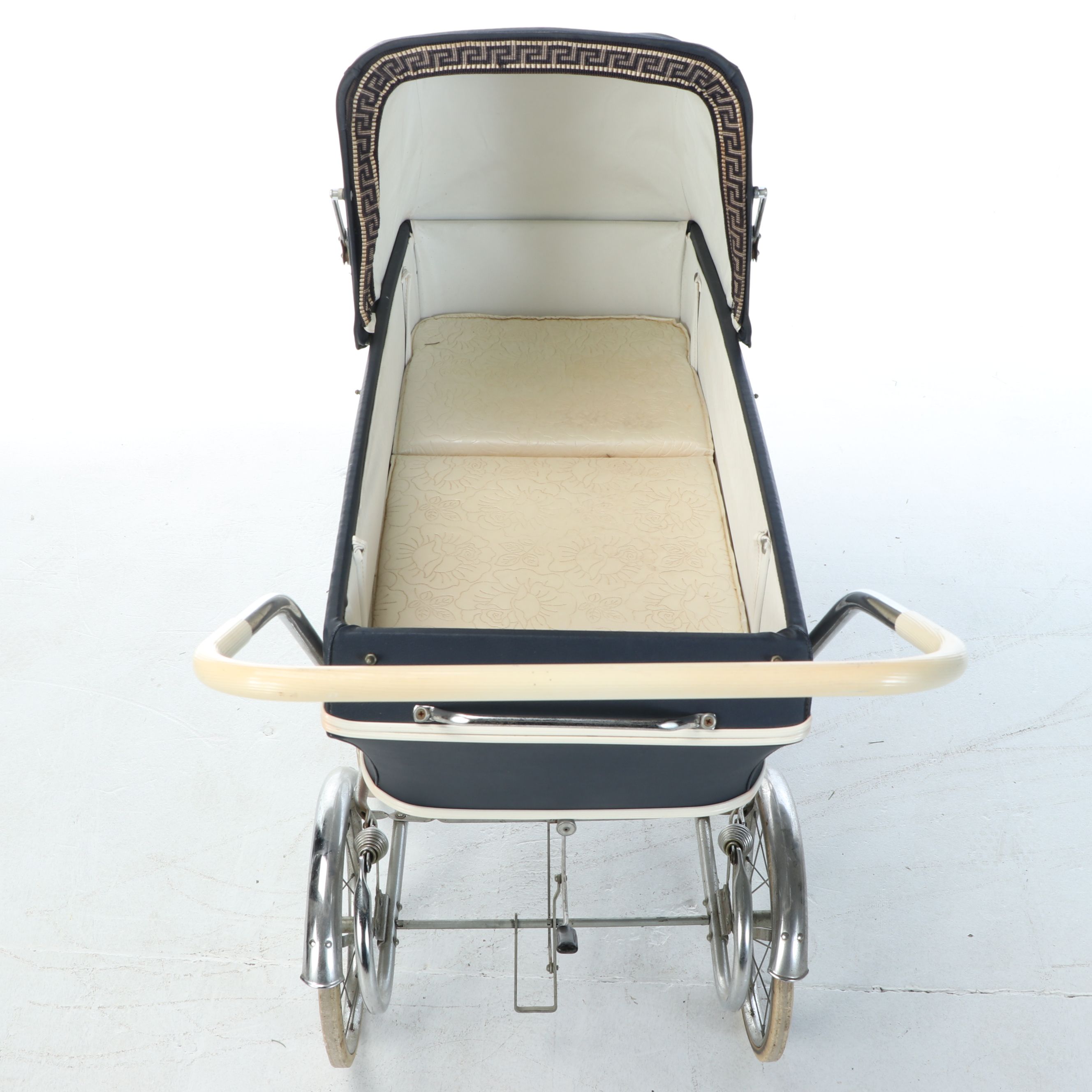 Bilt Rite Mid-Century Carriage Style Pram