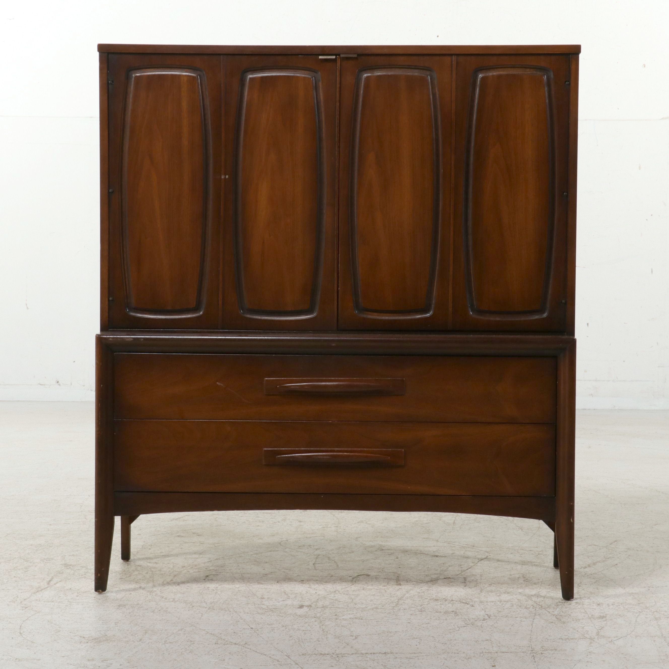 Broyhill "Emphasis" Mid Century Modern Walnut Gentleman's Chest/China Cabinet