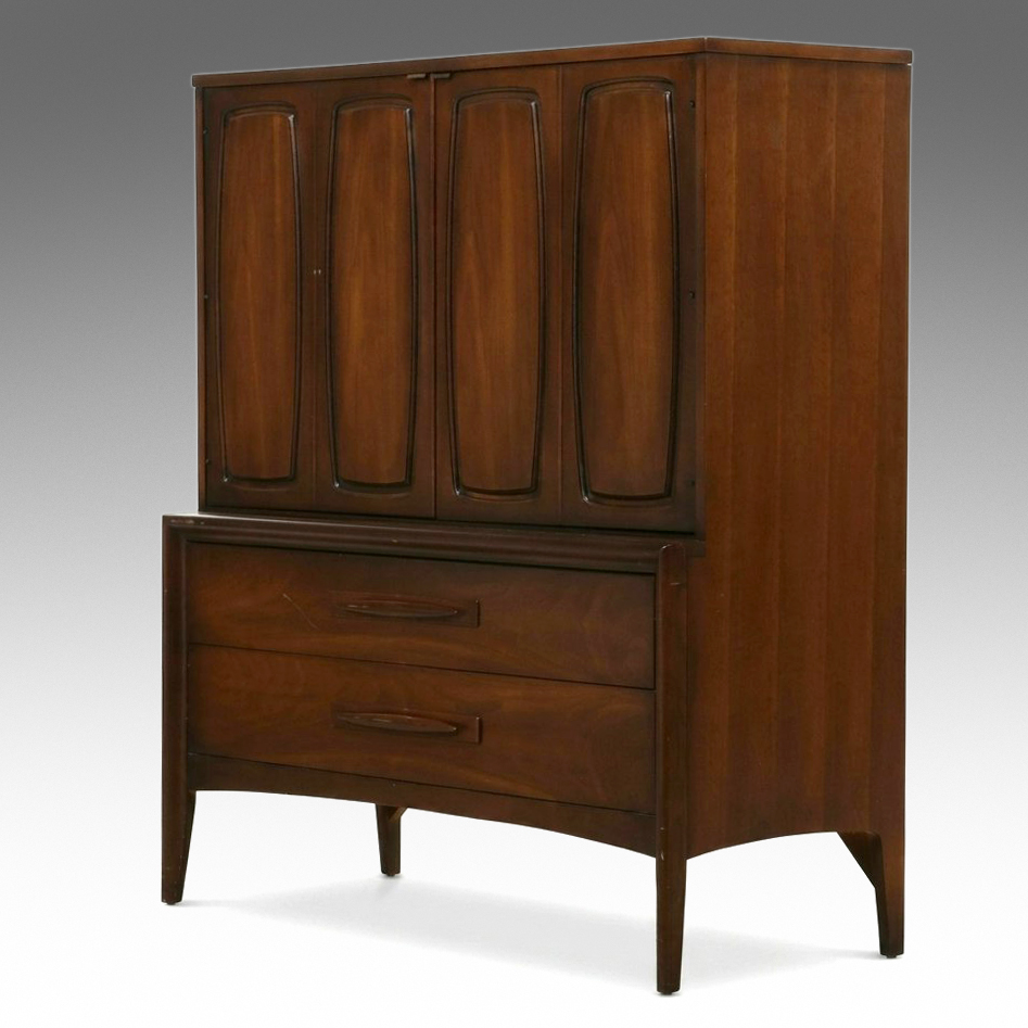 Broyhill "Emphasis" Mid Century Modern Walnut Gentleman's Chest/China Cabinet
