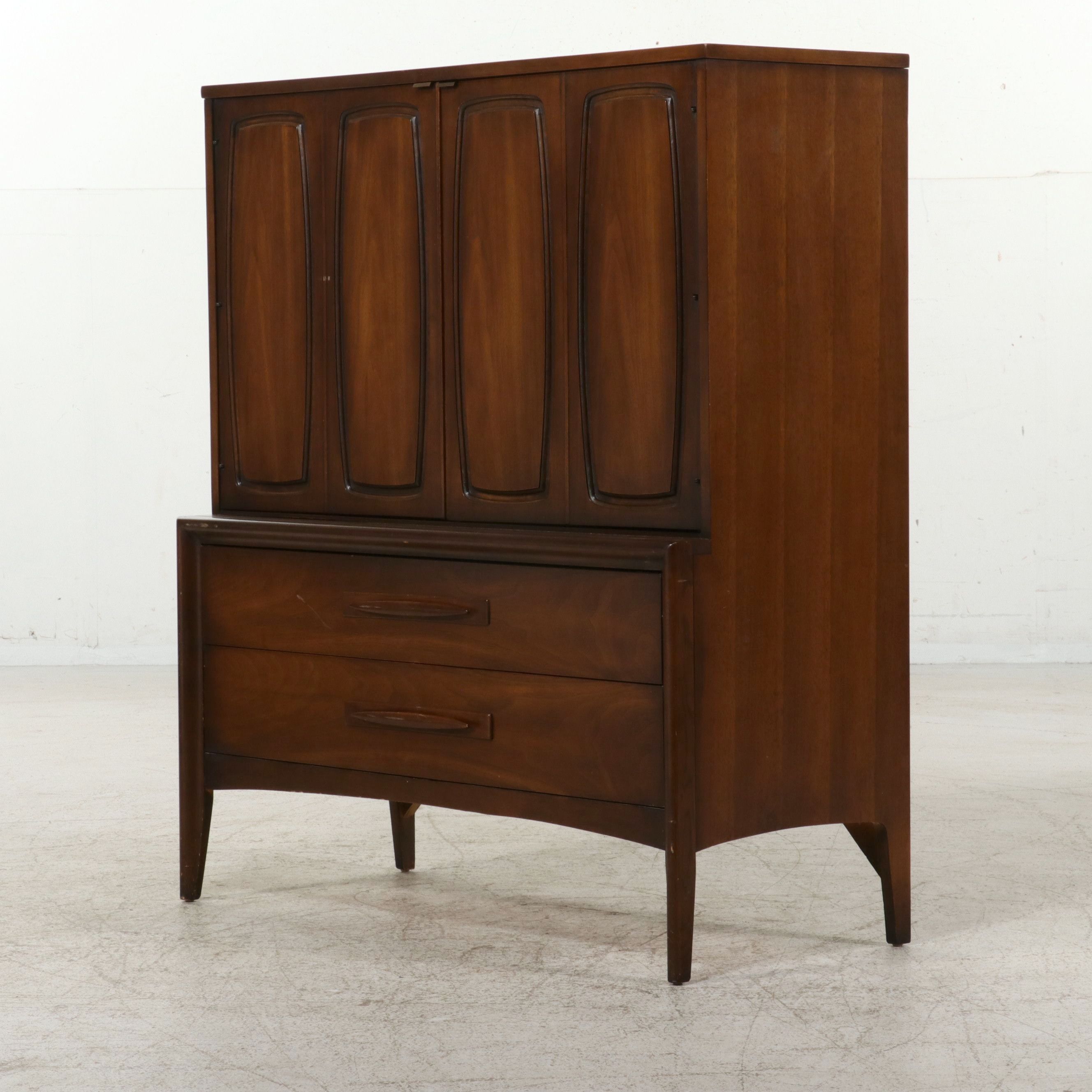 Broyhill "Emphasis" Mid Century Modern Walnut Gentleman's Chest/China Cabinet