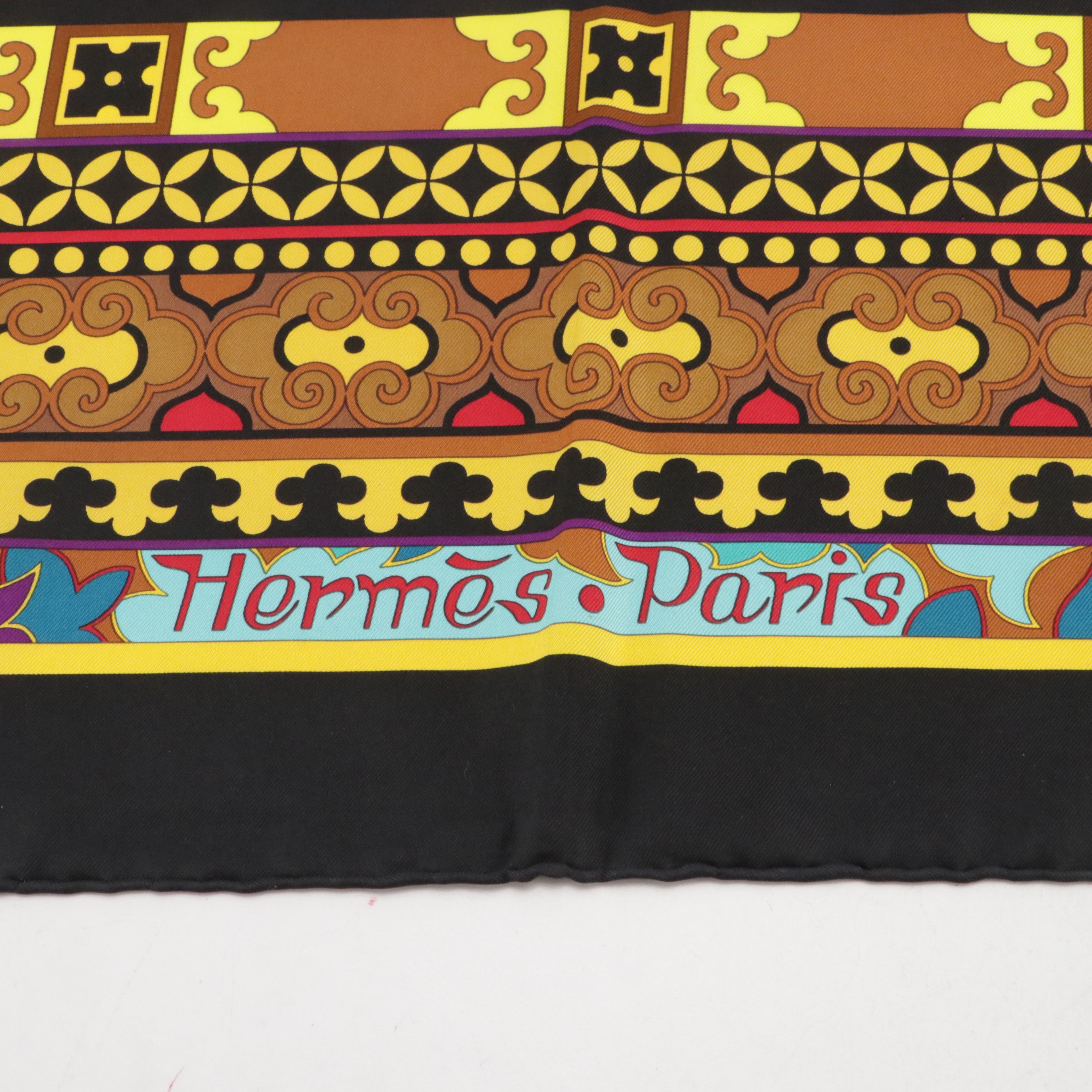 Hermès "La Femmes aux Semelles de Vent" Silk Twill Scarf 90 in Box