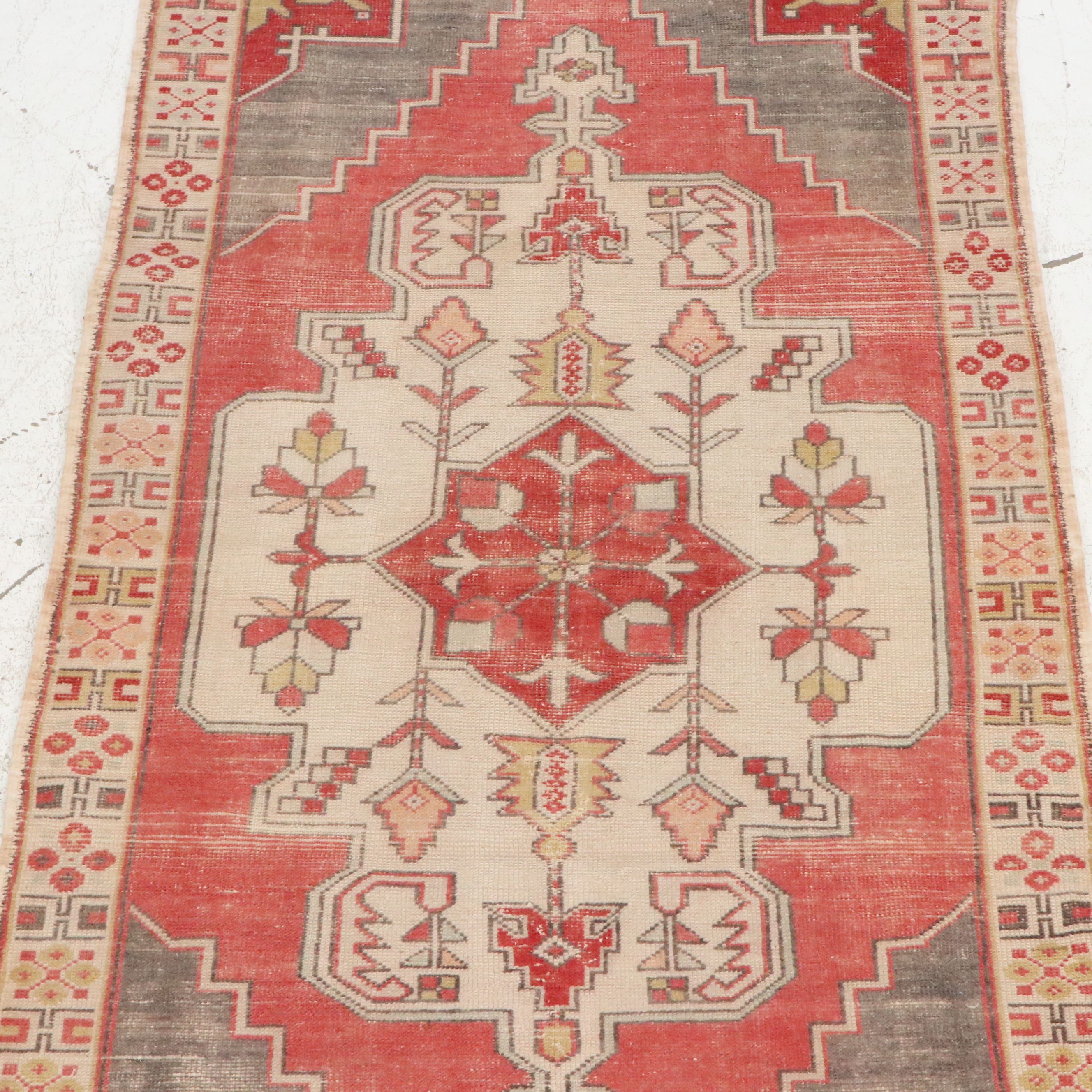 4'5 x 8'8 Hand-Knotted Turkish Oushak Area Rug