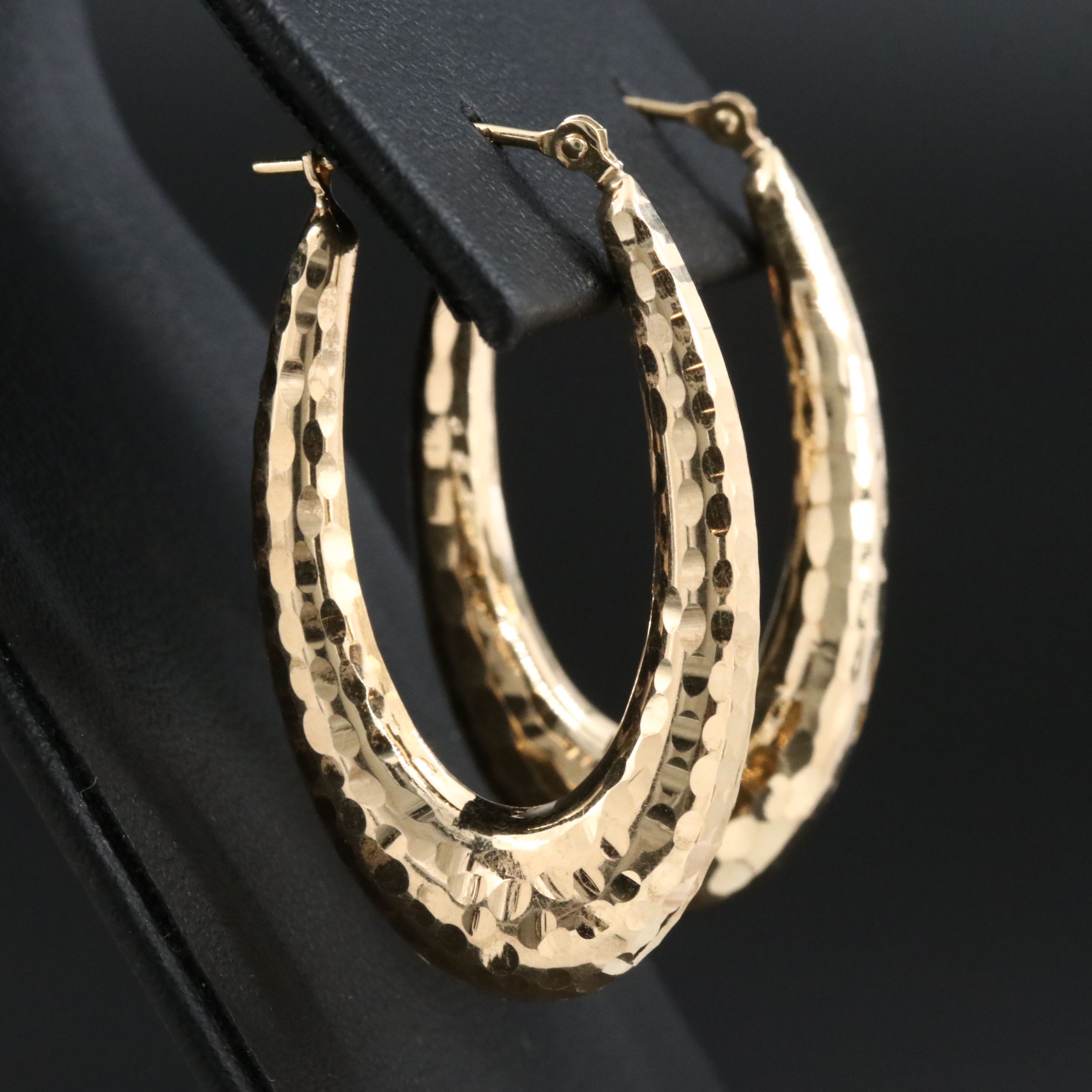 14K Hammered Oval Hoop Earrings