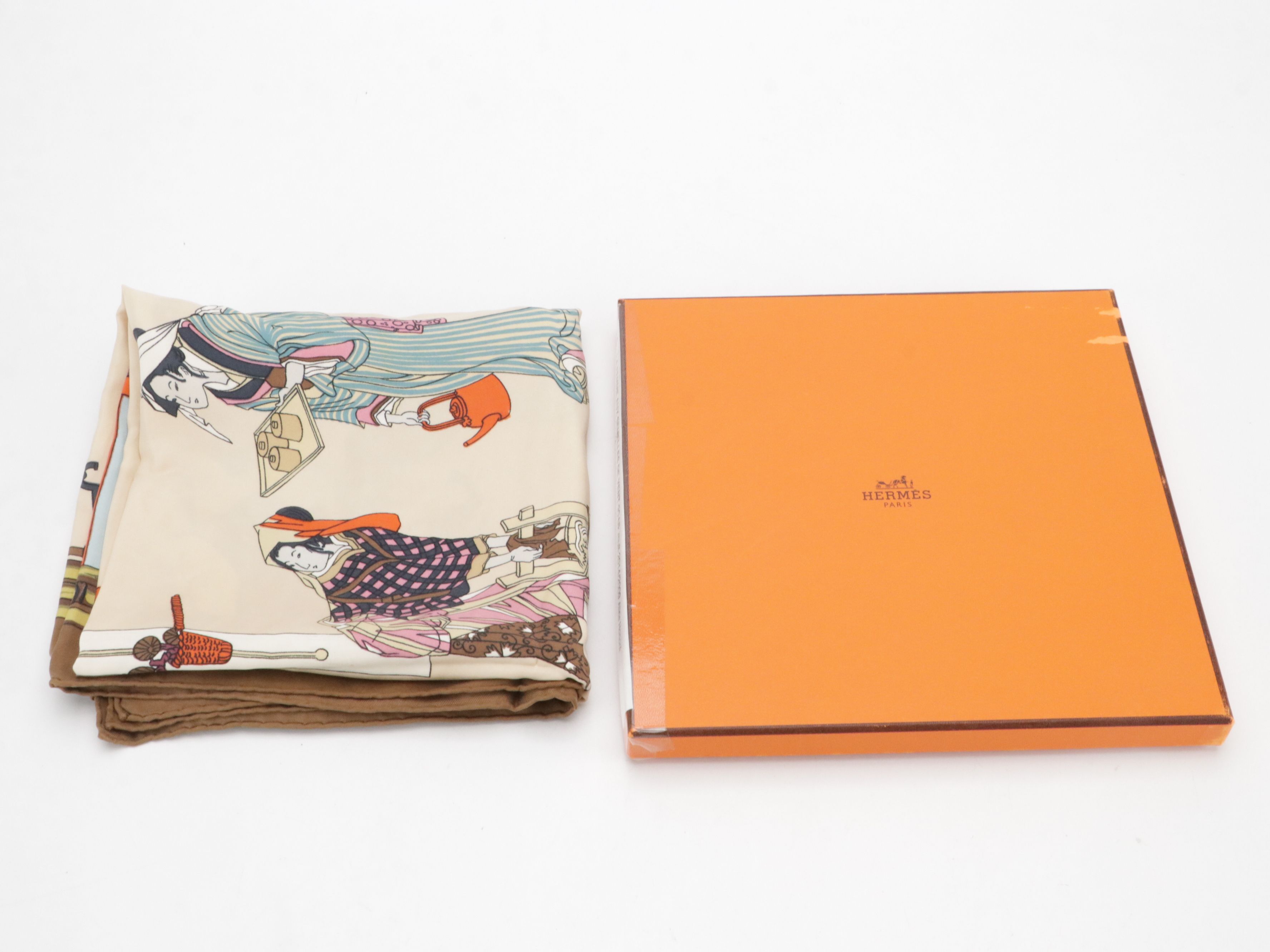 Hermès Early Issue "Geisha" Scarf 90 in Silk Twill with Box