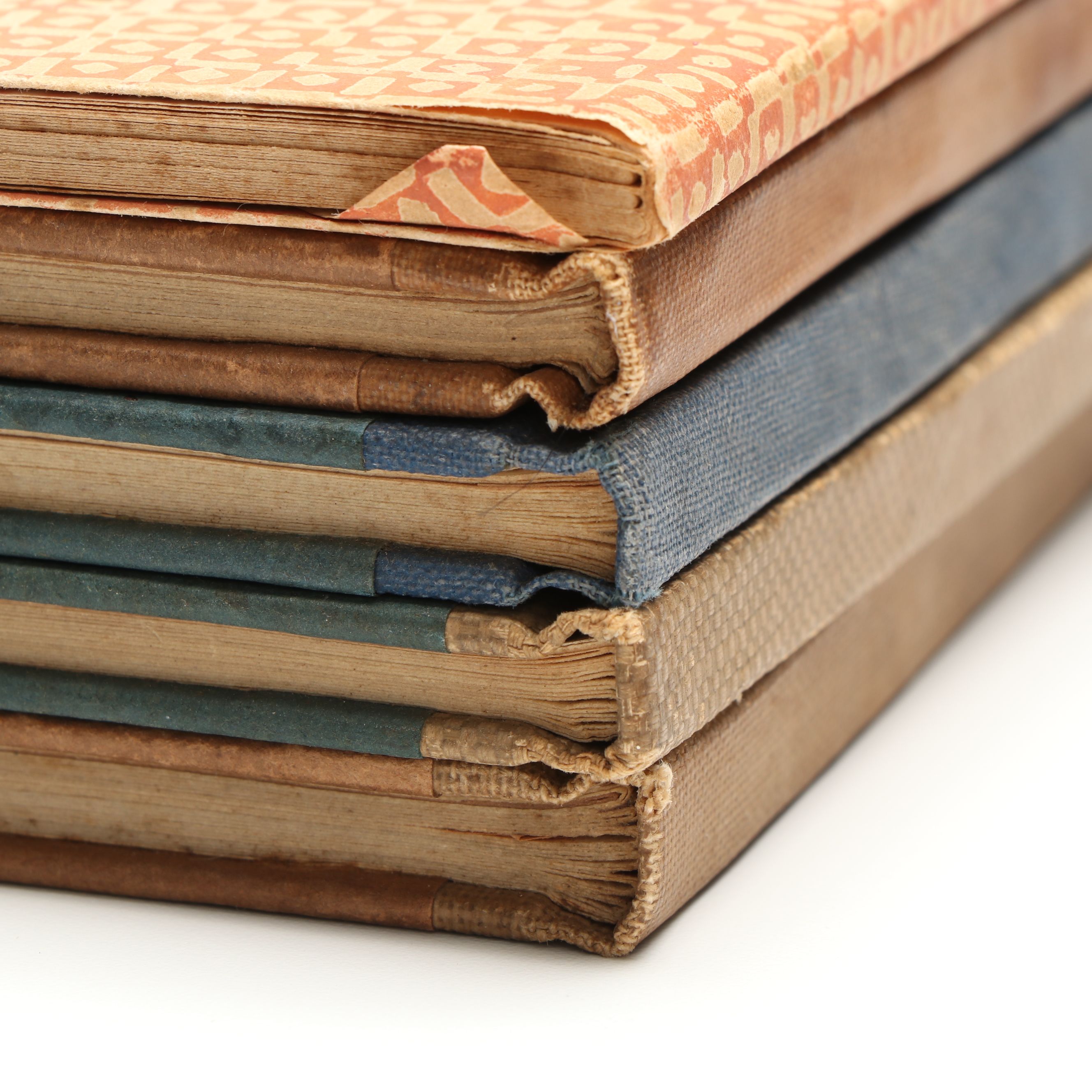 "Little Journeys to the Homes of Eminent Artists" with More Antique Books