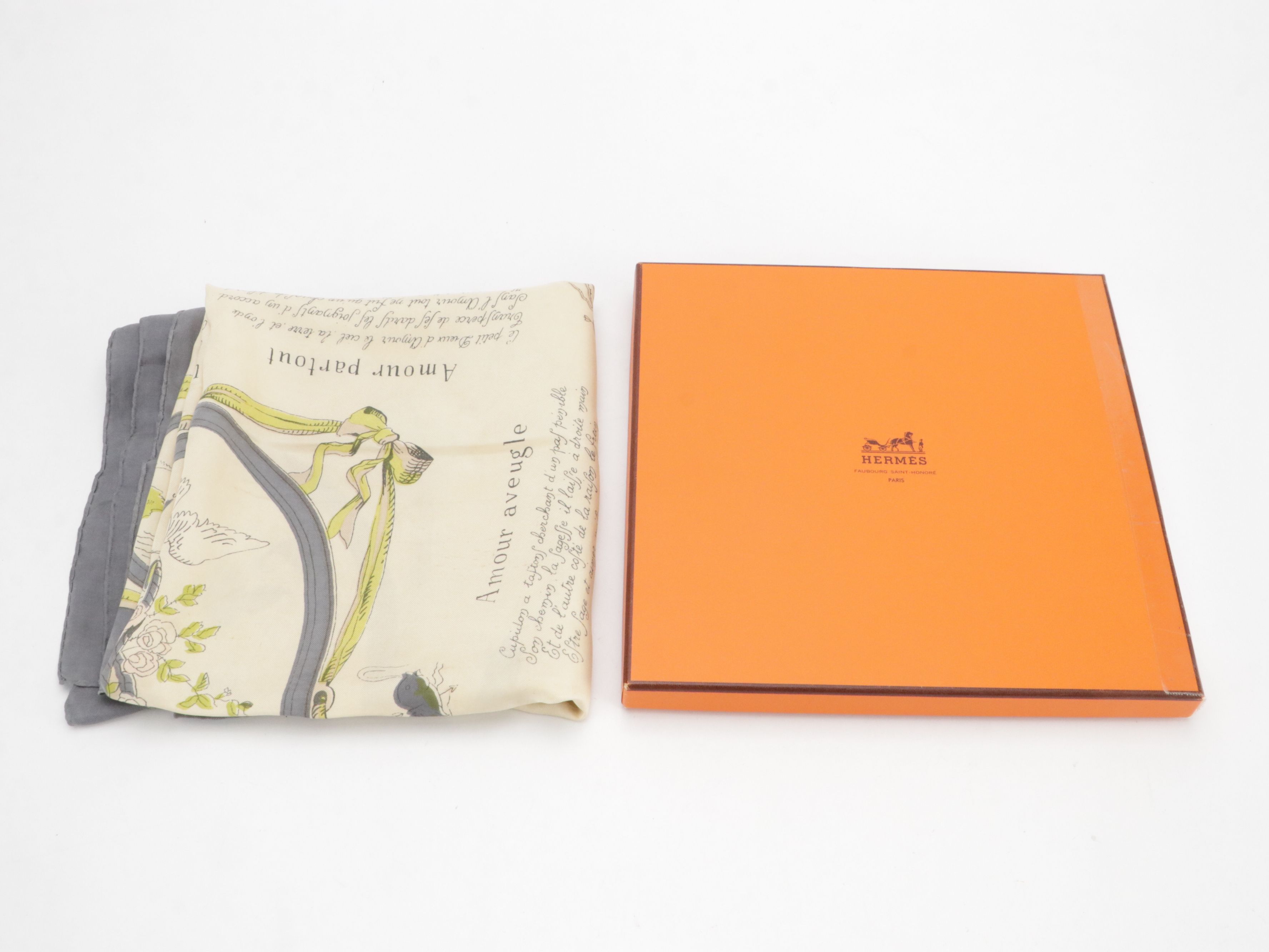 Hermès "Par Tout Amour" Scarf 90 in Silk Twill with Box