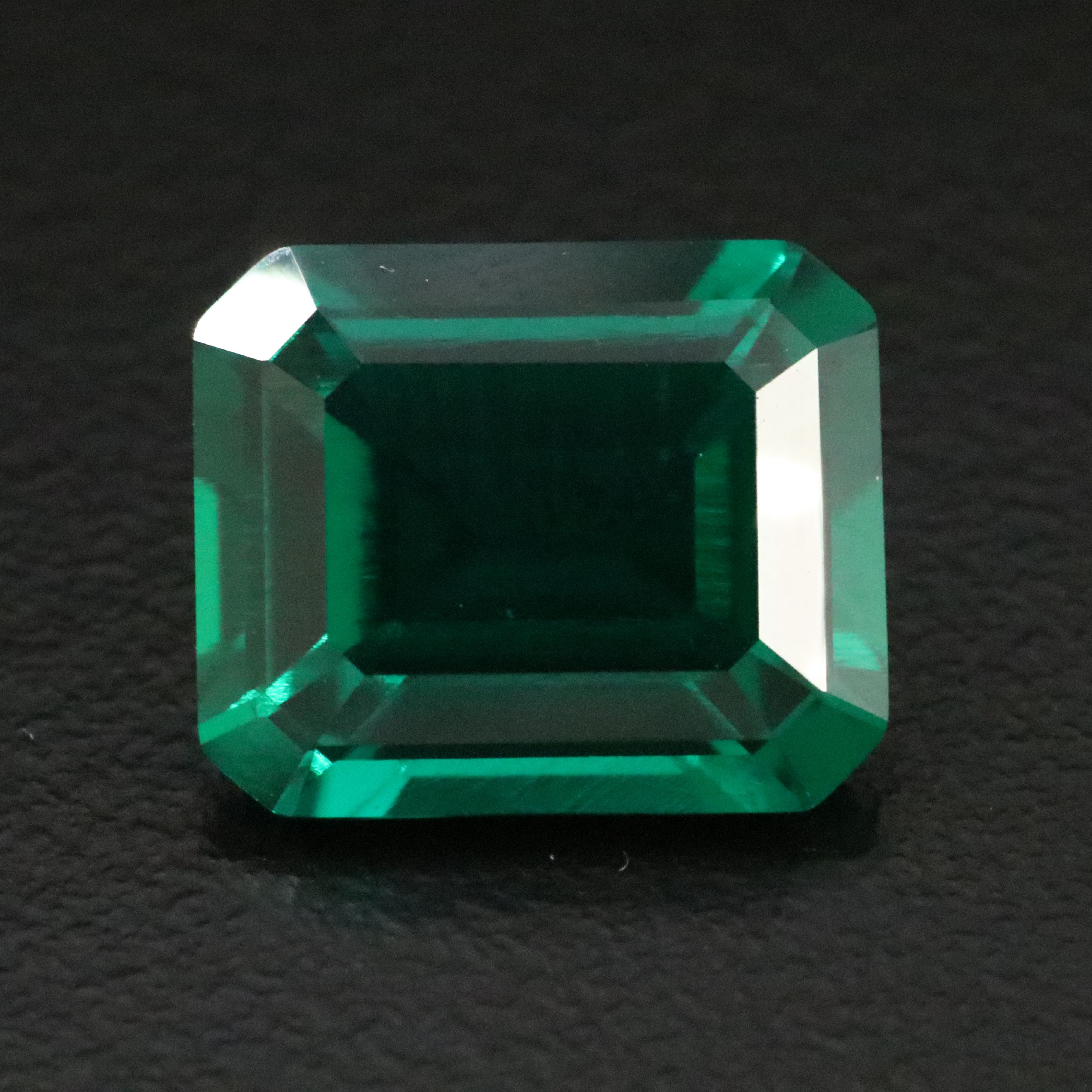 Loose 5.08 CT Lab Grown Emerald