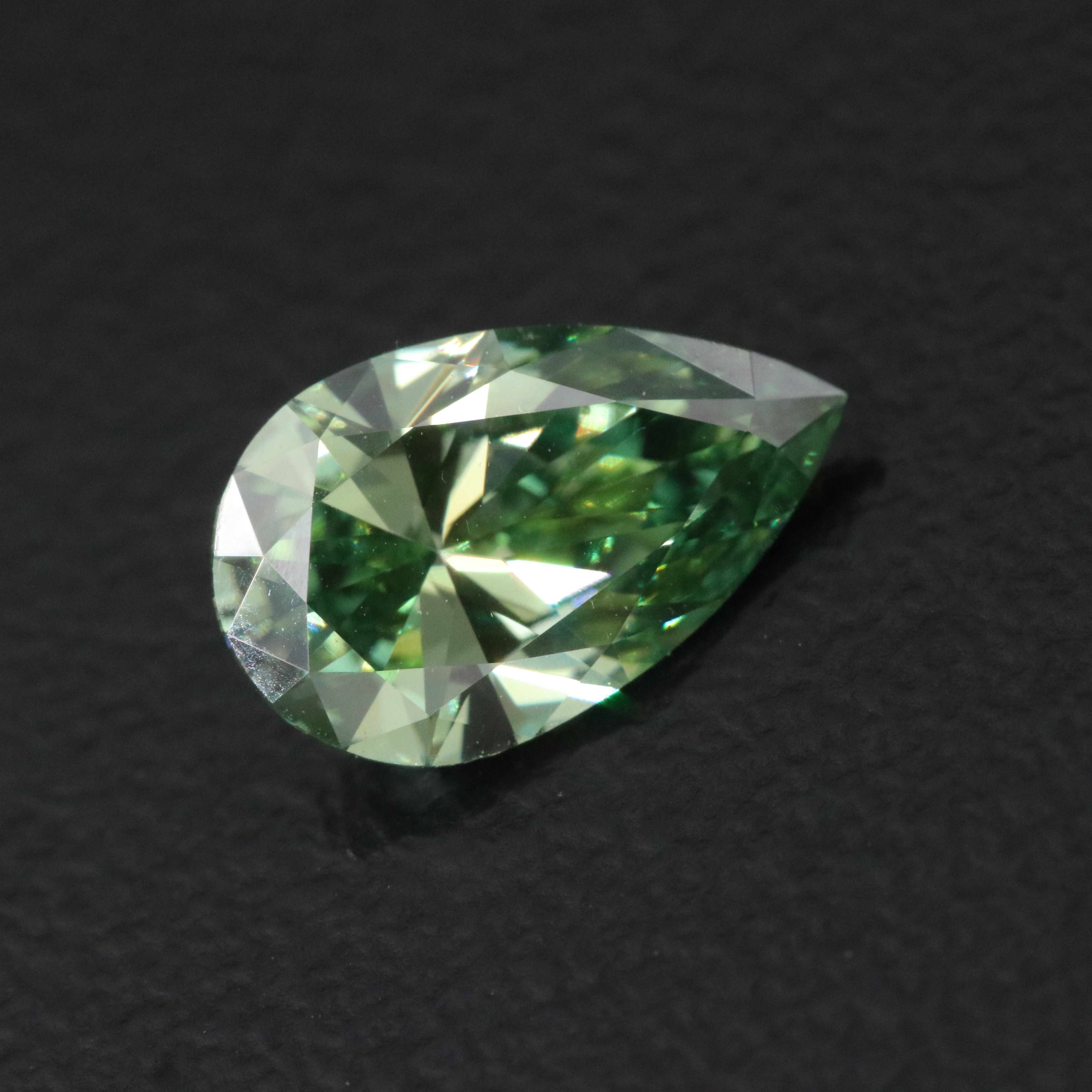 Loose 1.02 CT Lab Grown Fancy Vivid Green Diamond with IGI Report