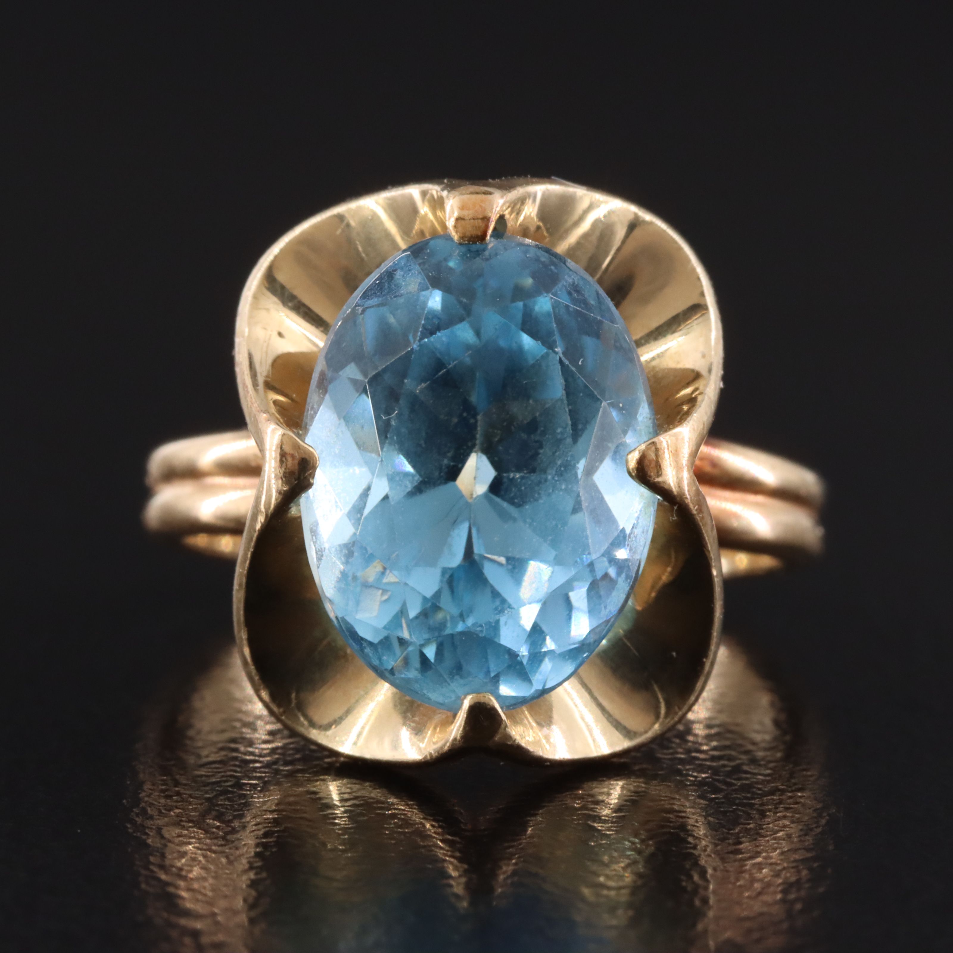 14K Scalloped 4.30 CT Aquamarine Ring