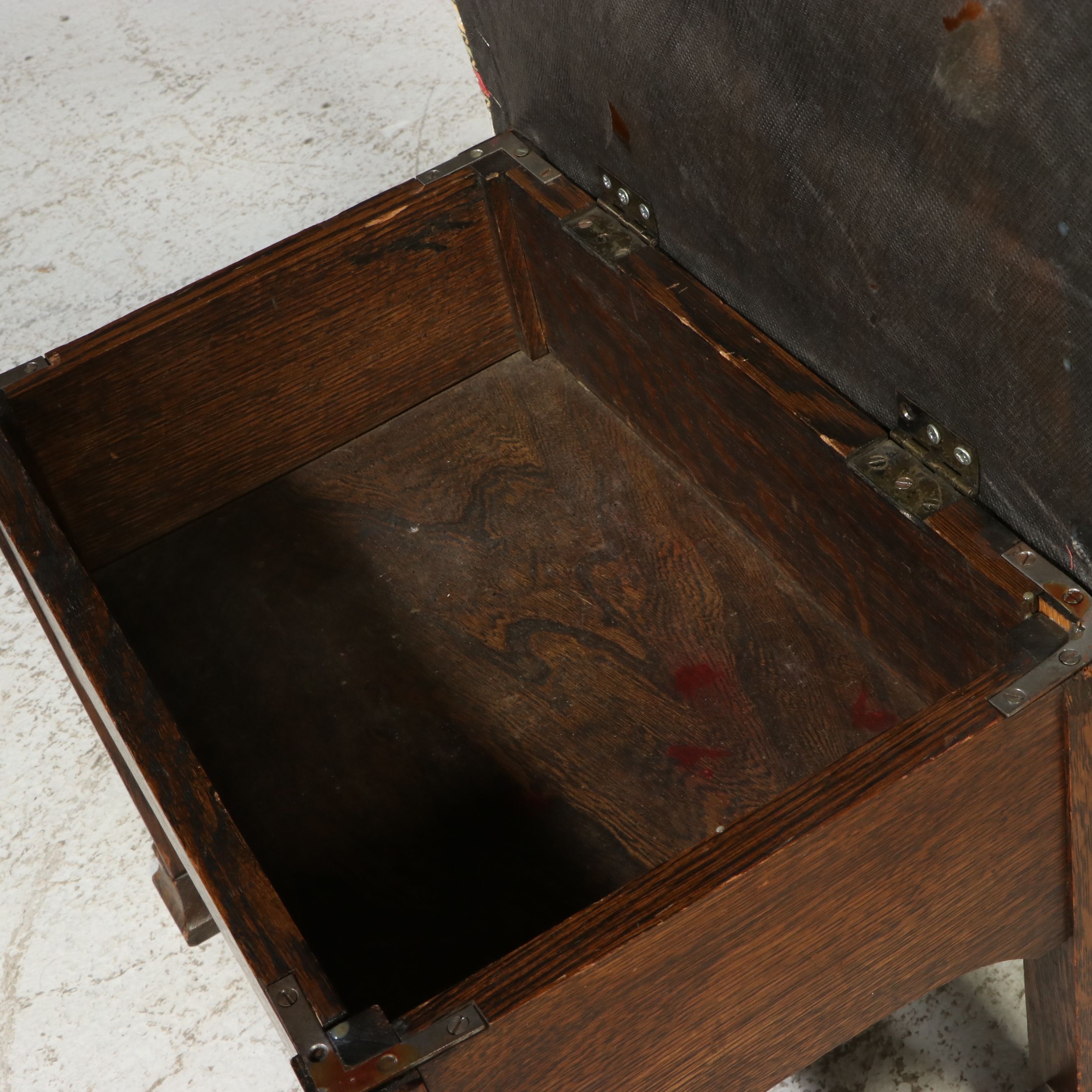 Arts & Crafts Oak Storage Footstool, Early 20th Century