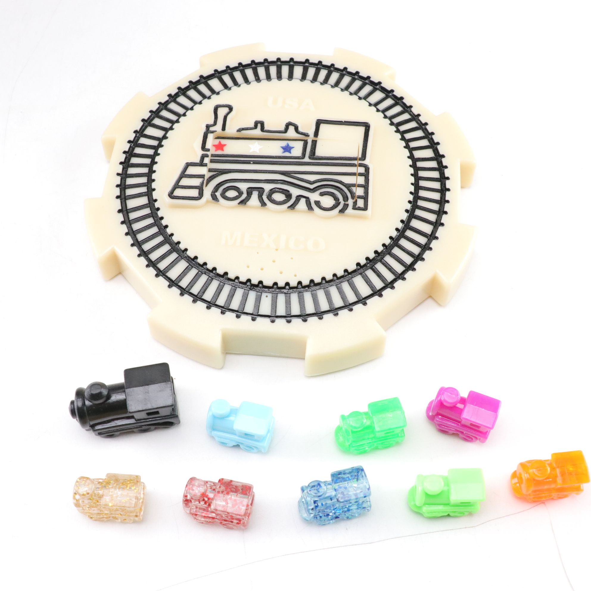 Double Fifteen Dominoes Set with Mexican Train Dominoes and Wooden Chess Set