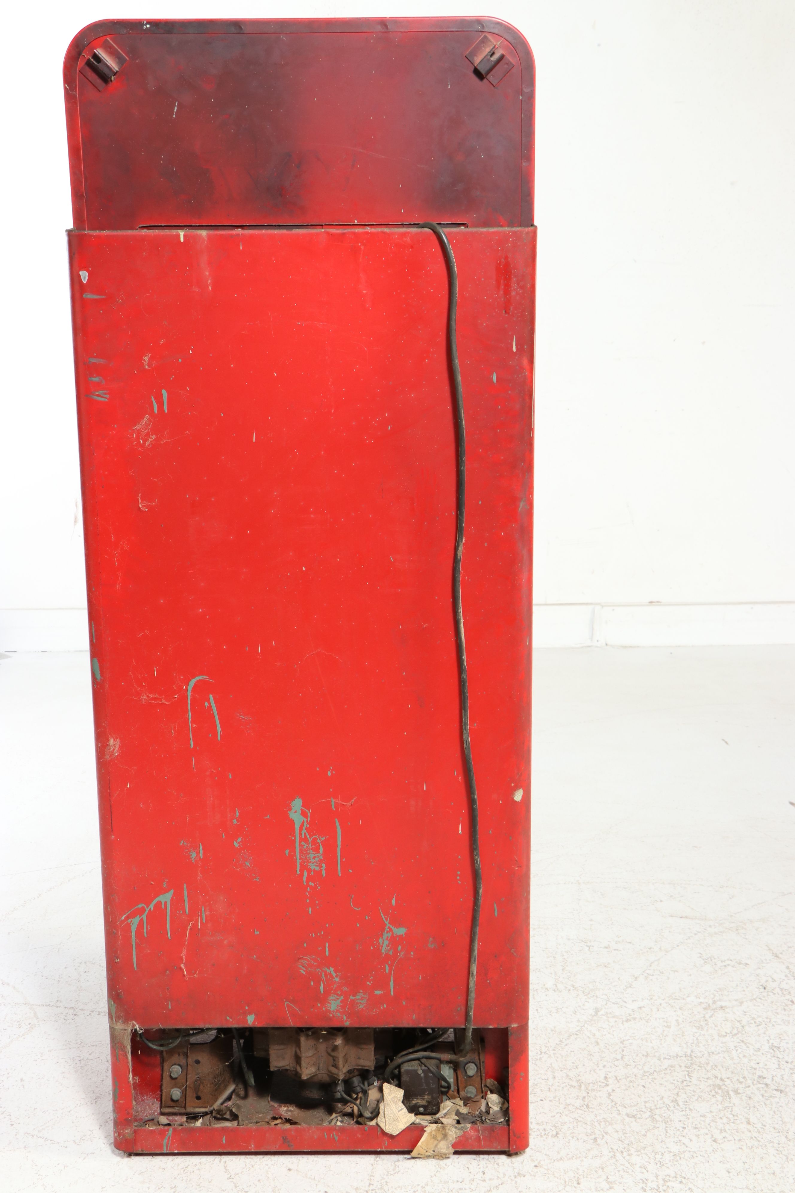 Cavalier Coca-Cola Bottle Vending Machine, Mid-20th Century