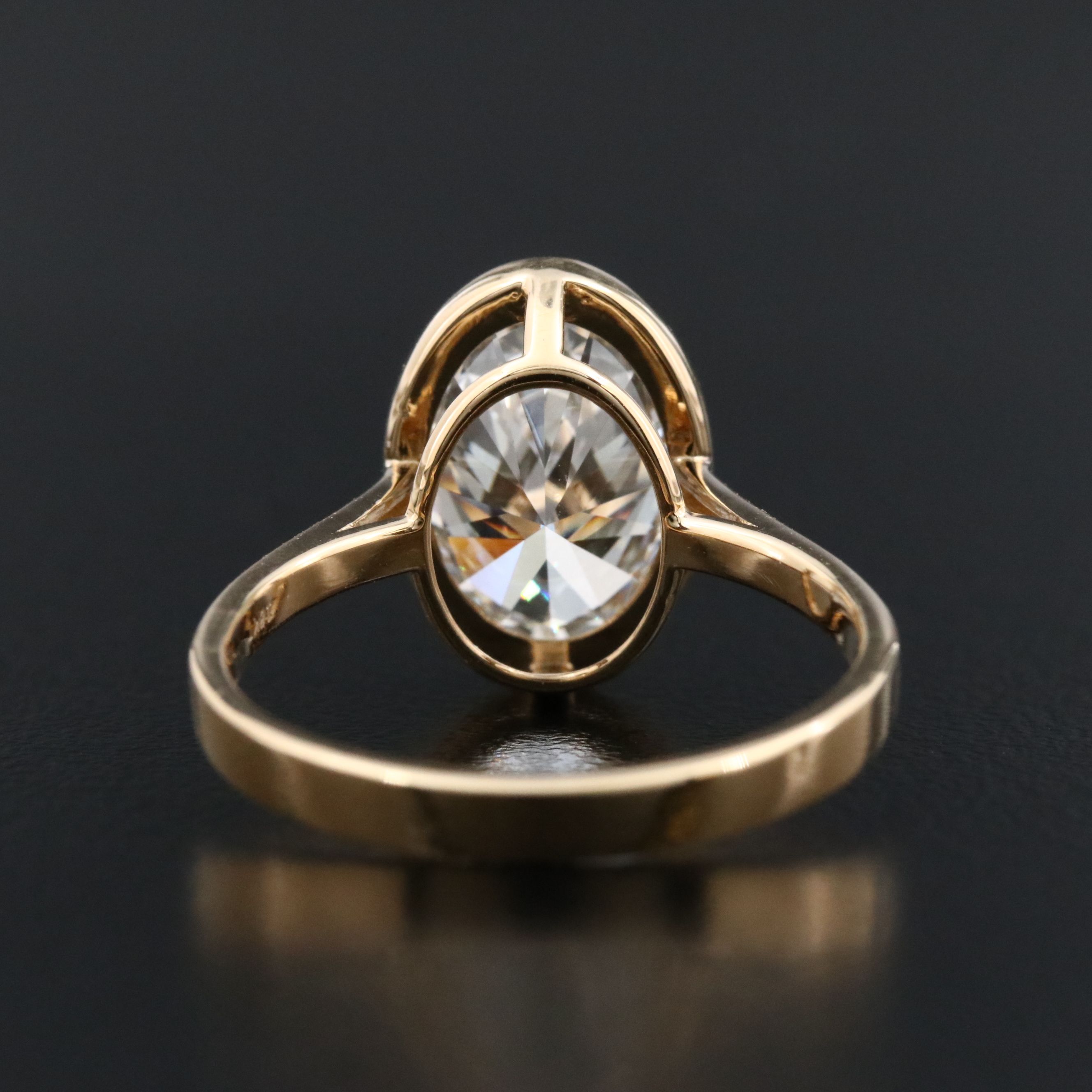 18K 3.09 CT Lab Grown Diamond Solitaire Ring with IGI Report