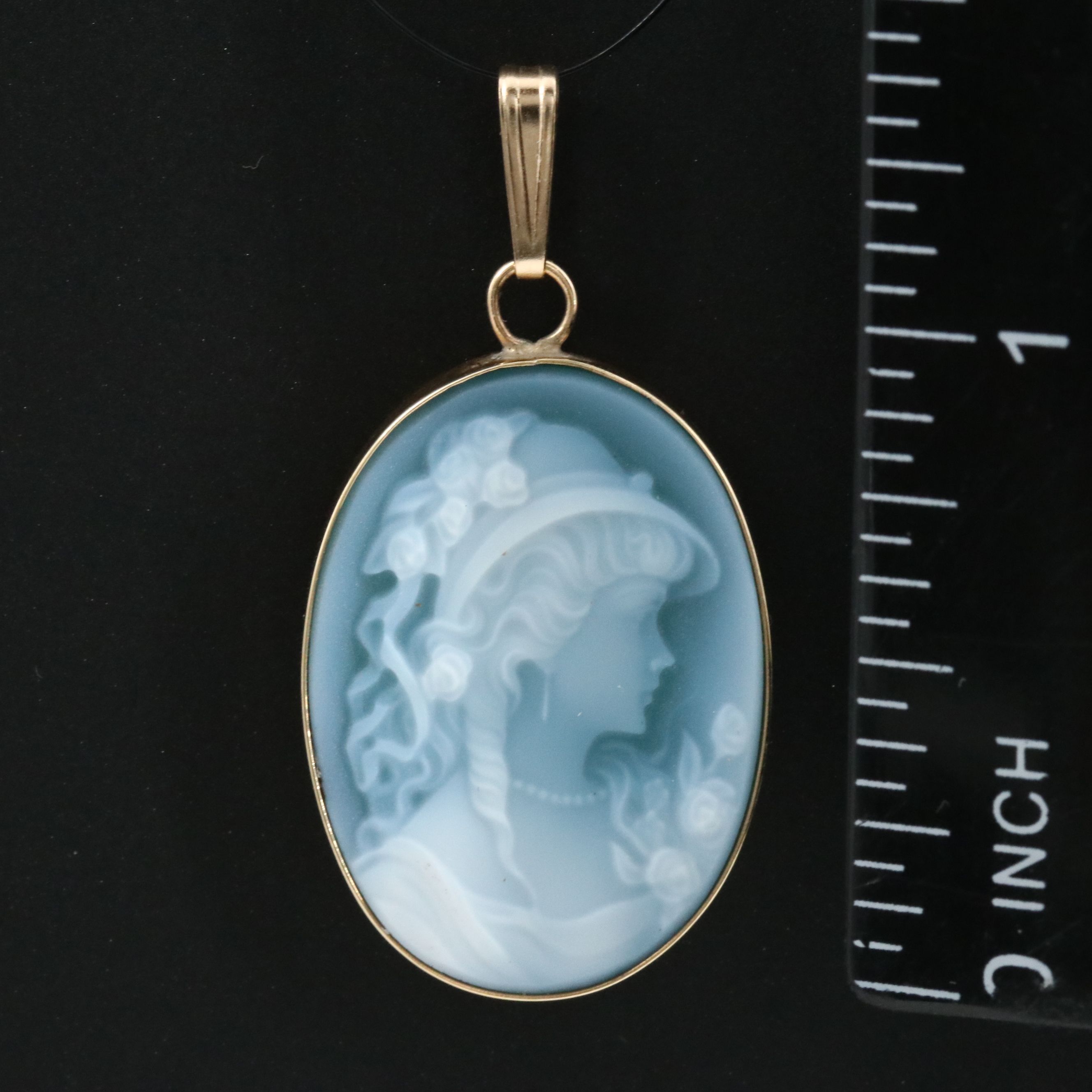 14K Agate Cameo Pendant