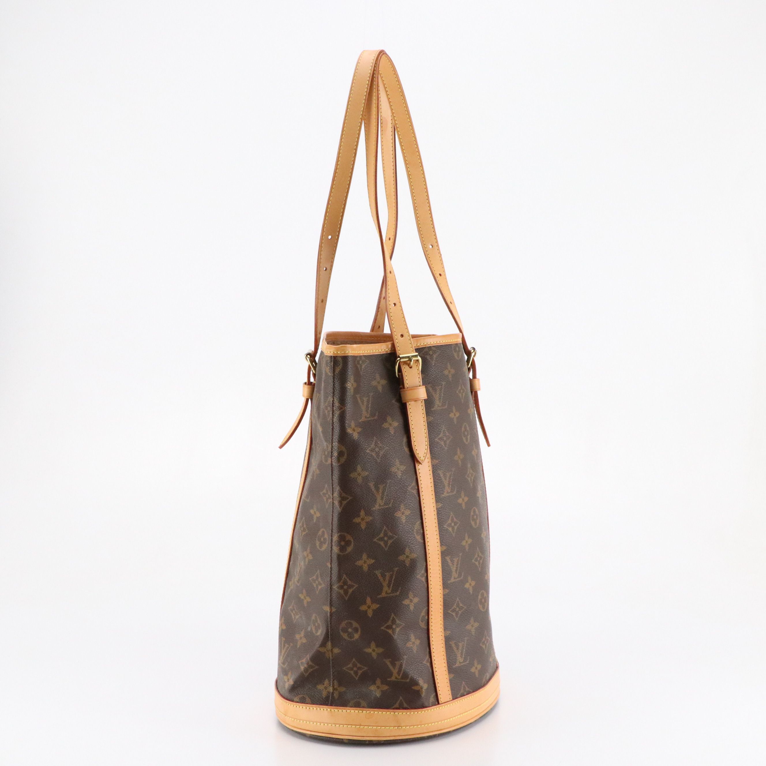 Louis Vuitton Bucket Bag GM in Monogram Canvas and Vachetta Leather