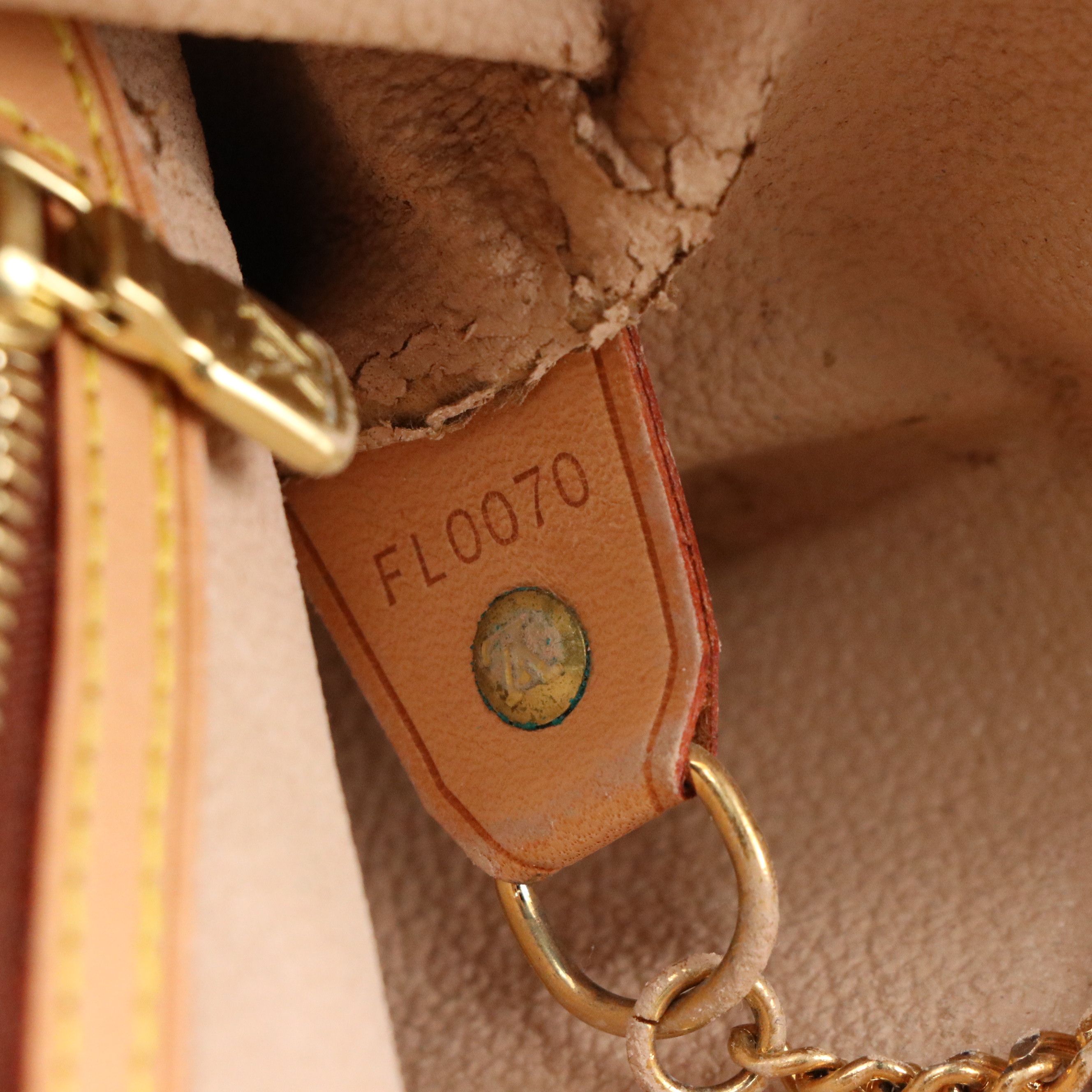 Louis Vuitton Bucket Bag GM in Monogram Canvas and Vachetta Leather