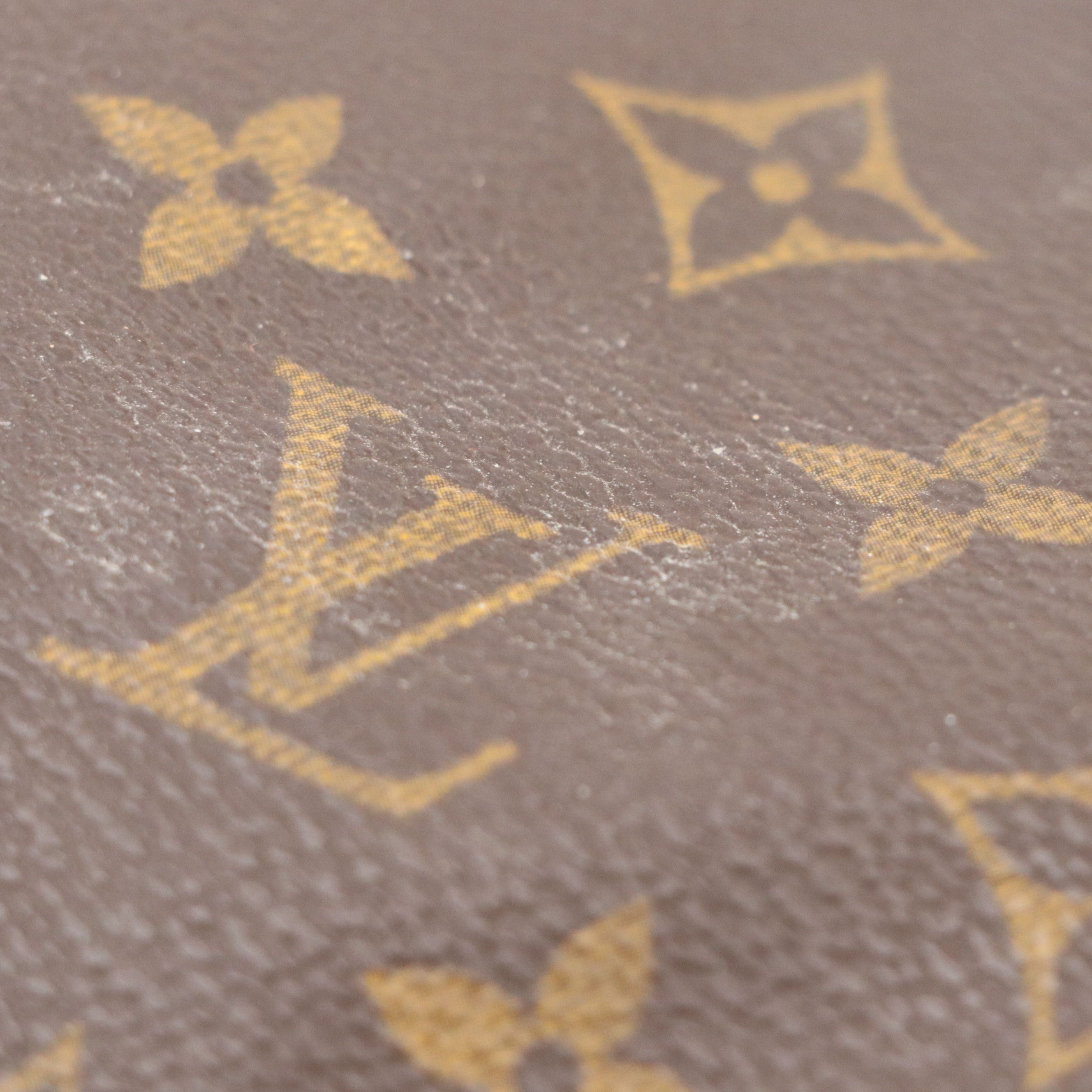 Louis Vuitton Bucket Bag GM in Monogram Canvas and Vachetta Leather