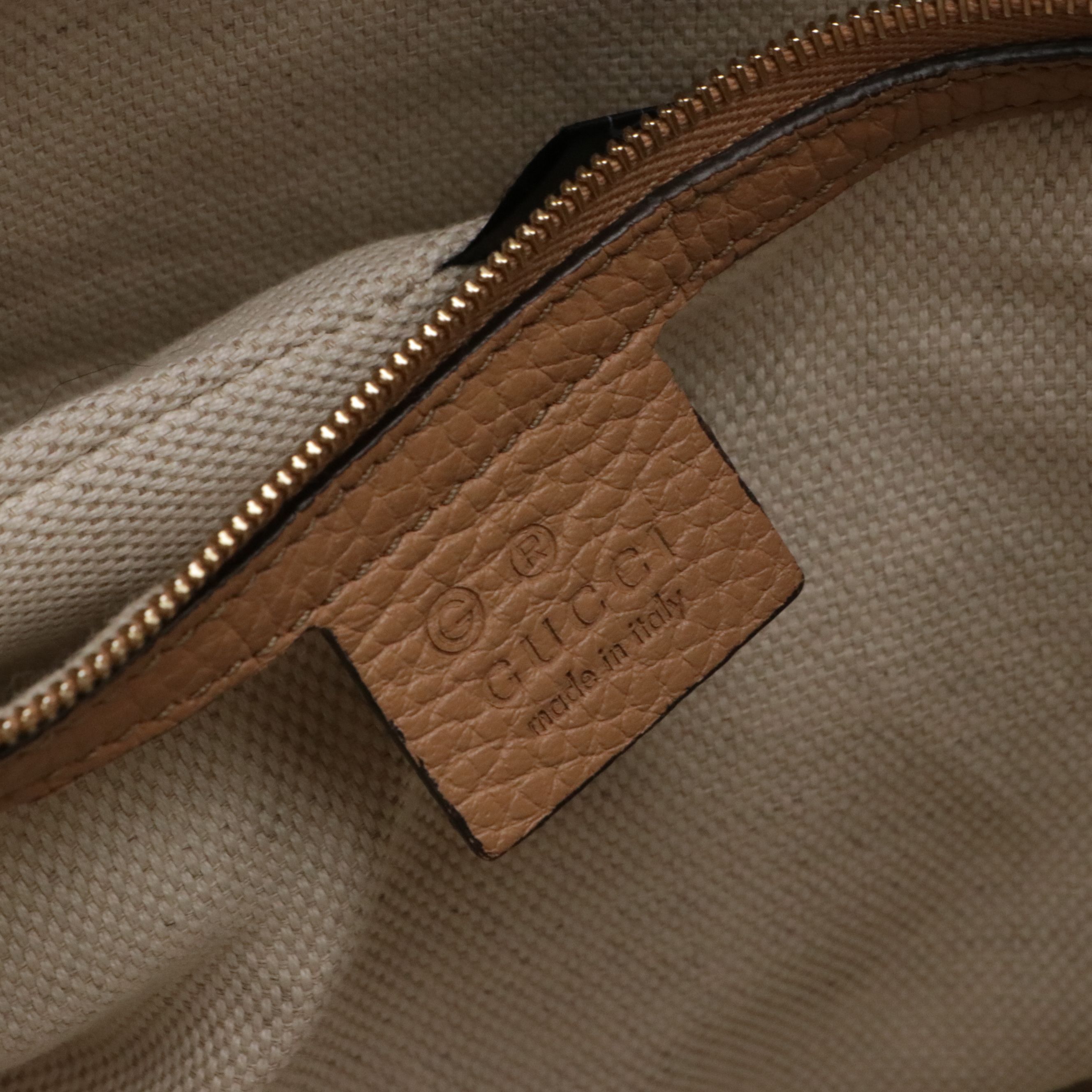 Gucci Soho Medium Chain Tote Bag in Beige Grained Calfskin Leather