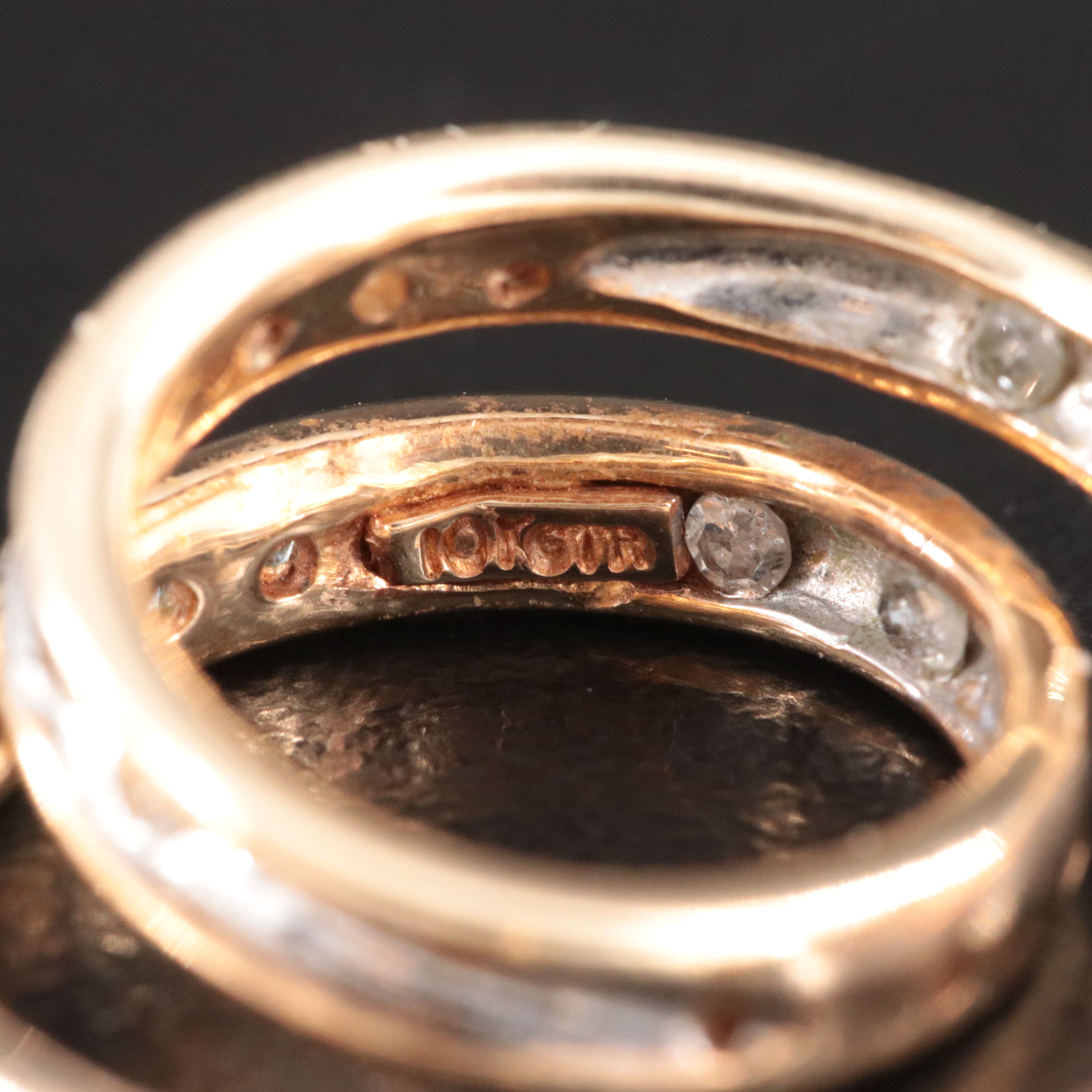 10K 1.05 CTW Diamond Ribbon Hoop Earrings