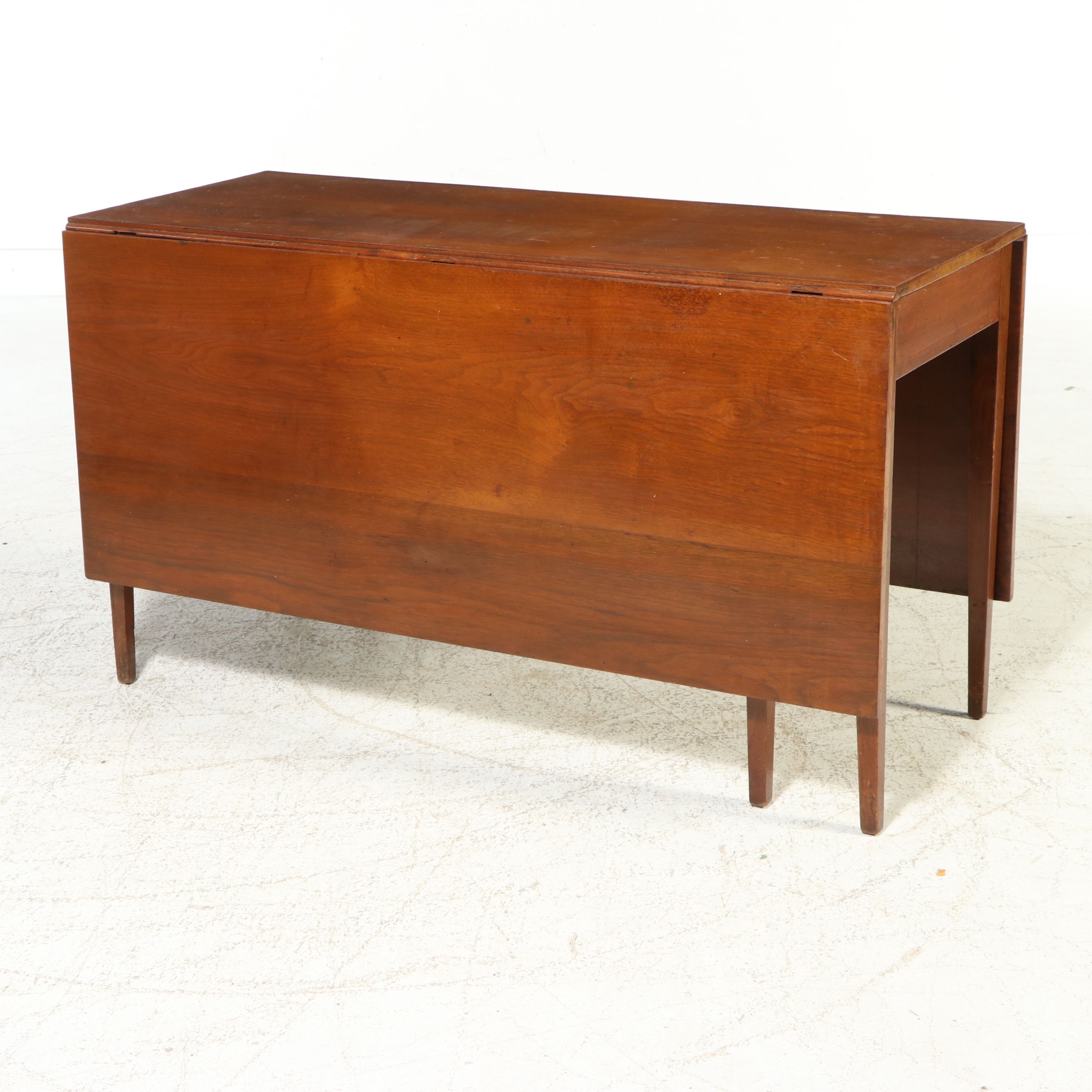 Sheraton Style Walnut Drop-Leaf Table, Early to Mid-20th Century