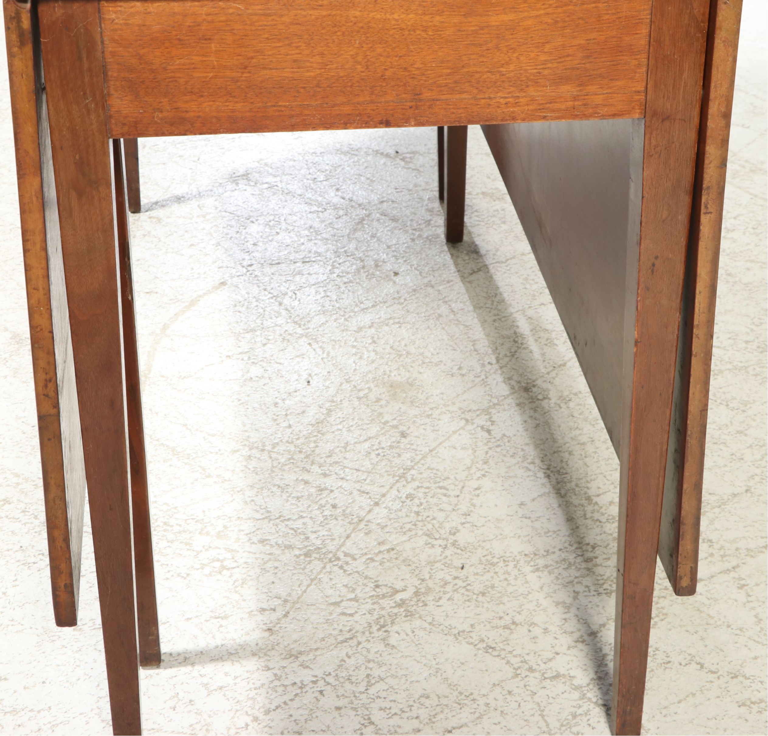 Sheraton Style Walnut Drop-Leaf Table, Early to Mid-20th Century