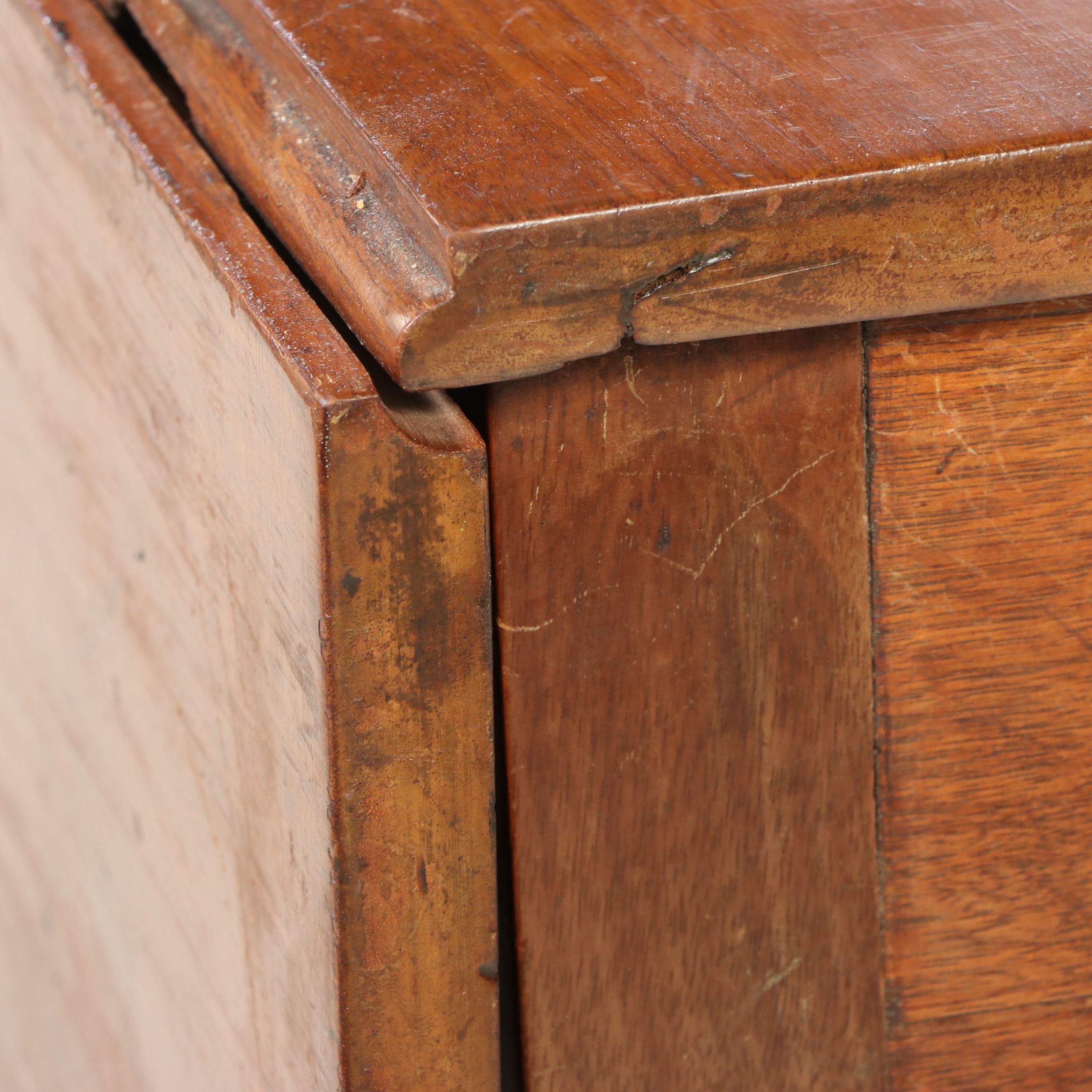 Sheraton Style Walnut Drop-Leaf Table, Early to Mid-20th Century