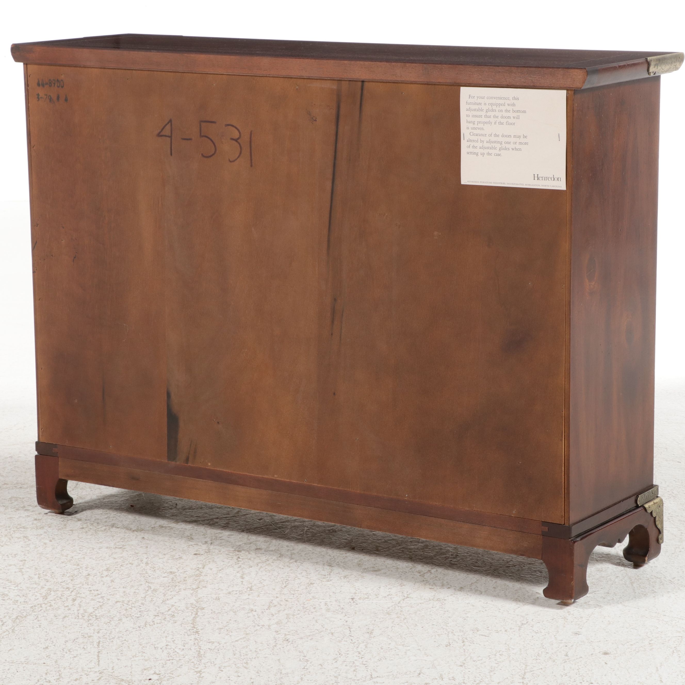 Henredon Chinoiserie Burl Walnut Small Credenza, Late 20th Century