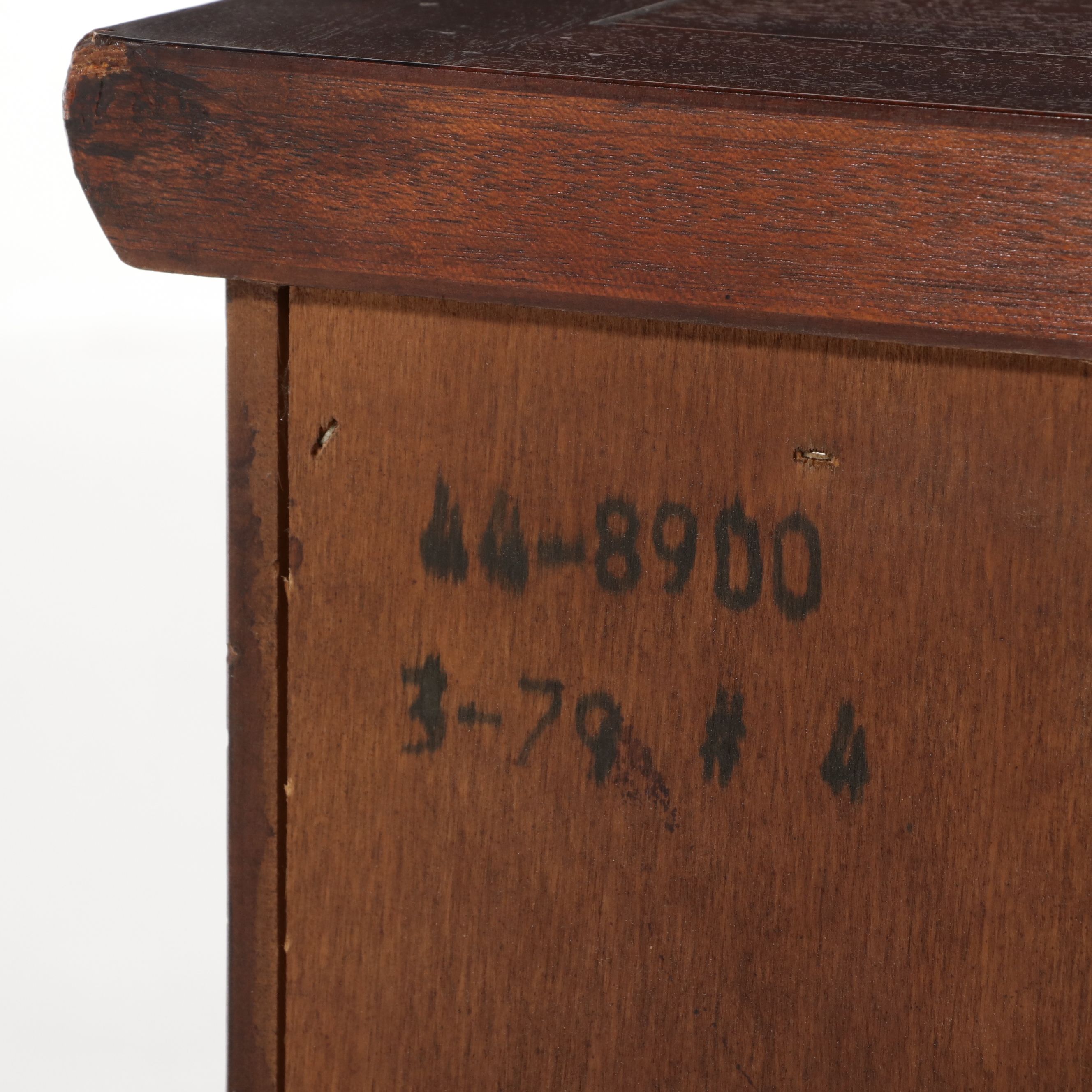 Henredon Chinoiserie Burl Walnut Small Credenza, Late 20th Century